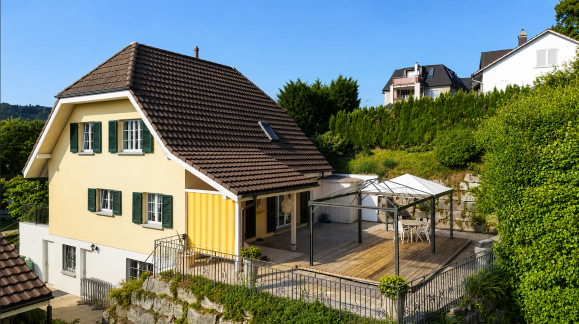 Ihr neues Zuhause mit viel Privatsphäre, grosser Sonnenterrasse & Sauna