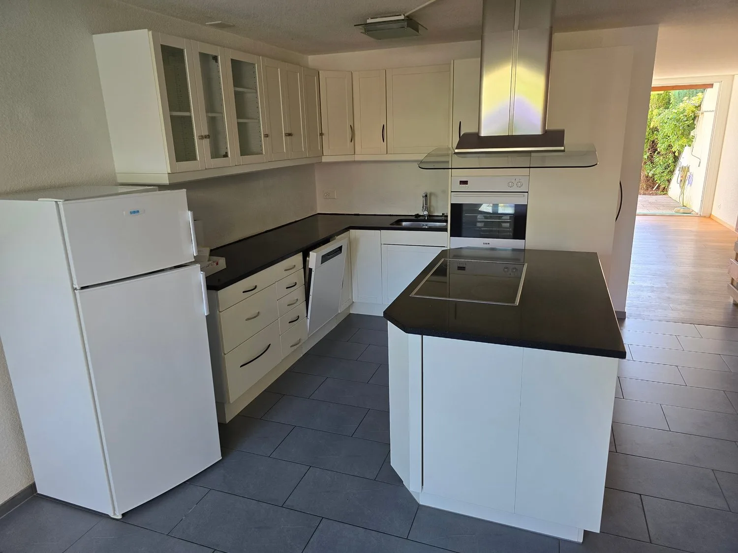 Charming 5-room row house with garden in Uster