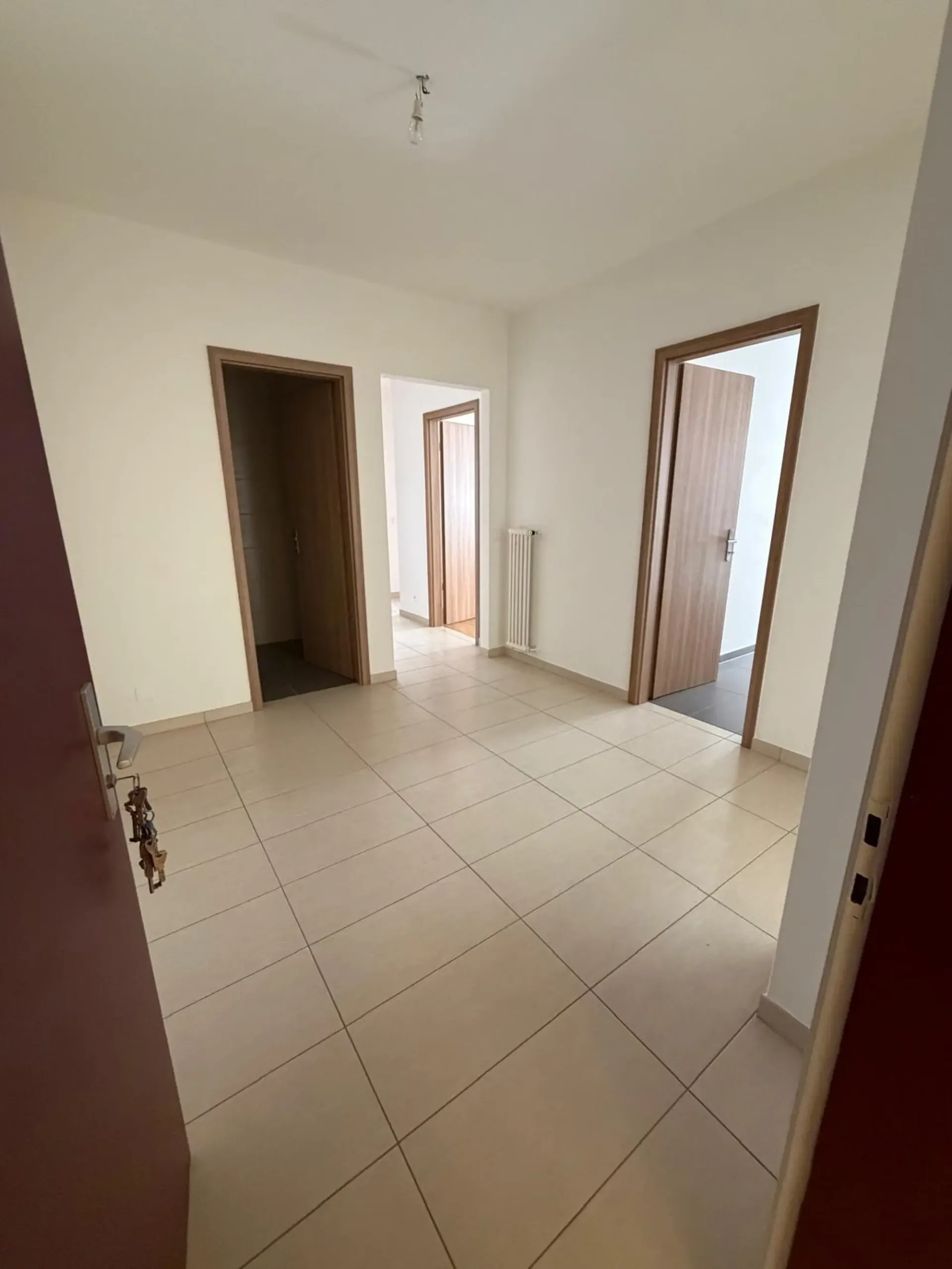 Bright 4.5-room apartment with balcony in Lugano – available immediately