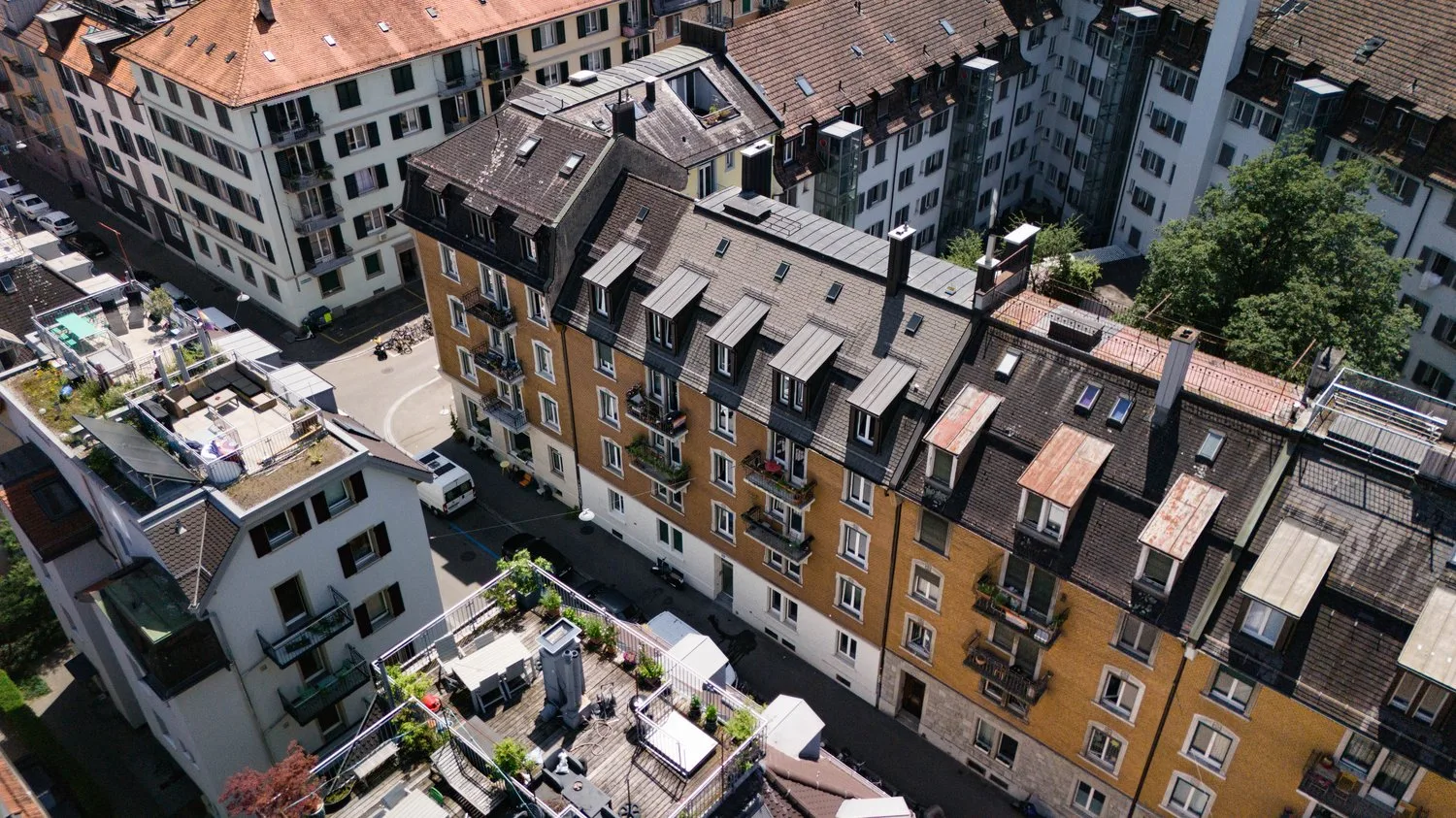 Charming 3-room apartment with balcony in Zürich-Wiedikon – freshly renovated