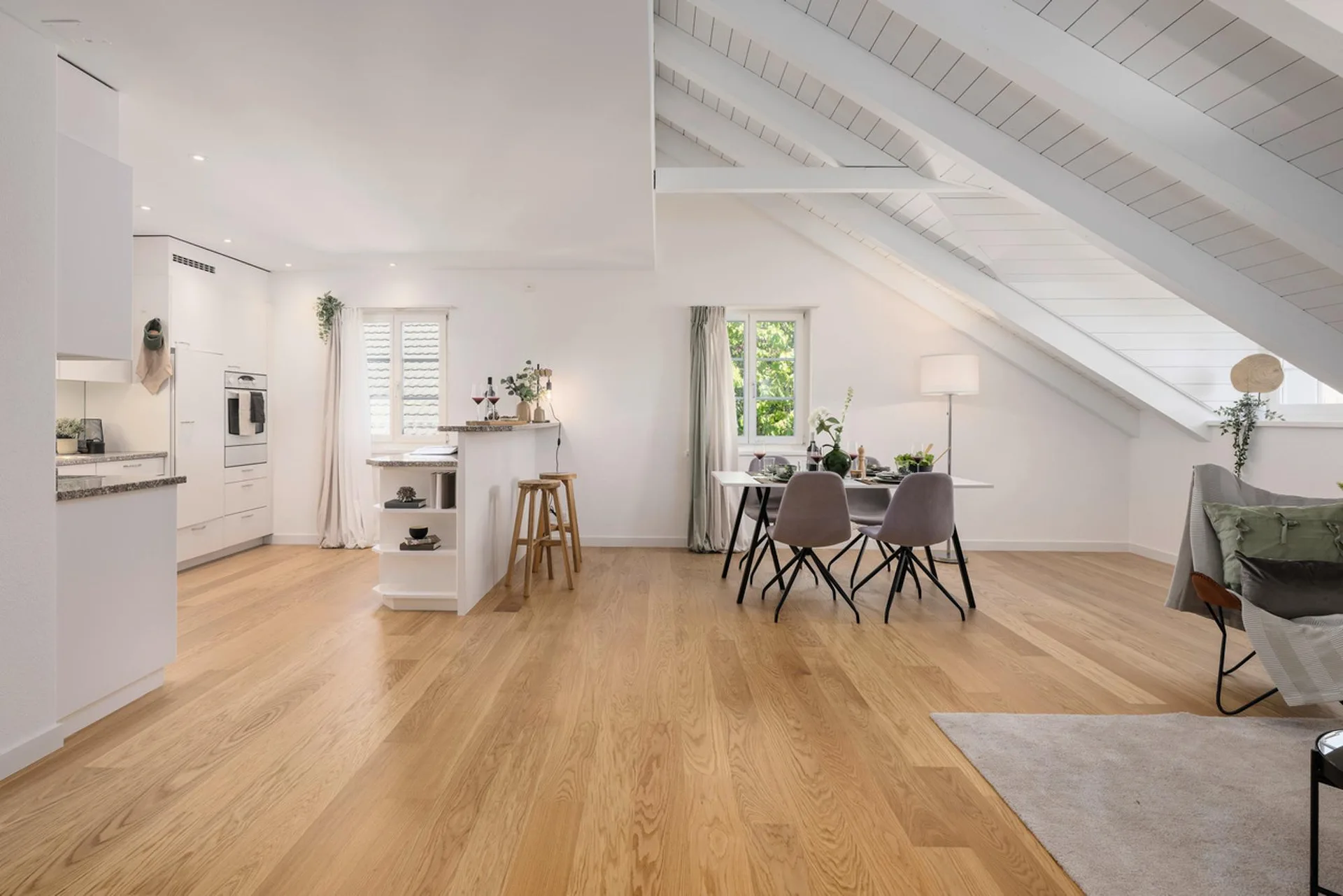 Renovierte, heimelige Dachgeschoss-Maisonettewohnung