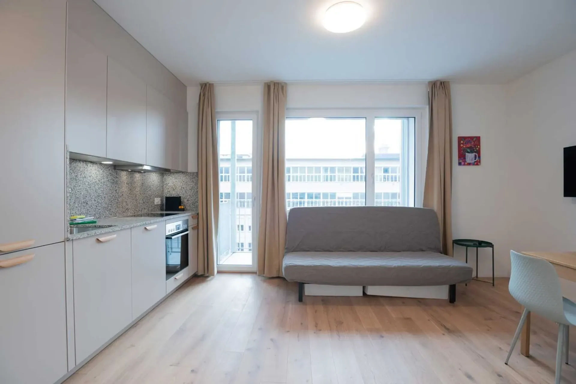 Moderne, frisch renovierte 2 Zimmer Wohnungen mit Balkon