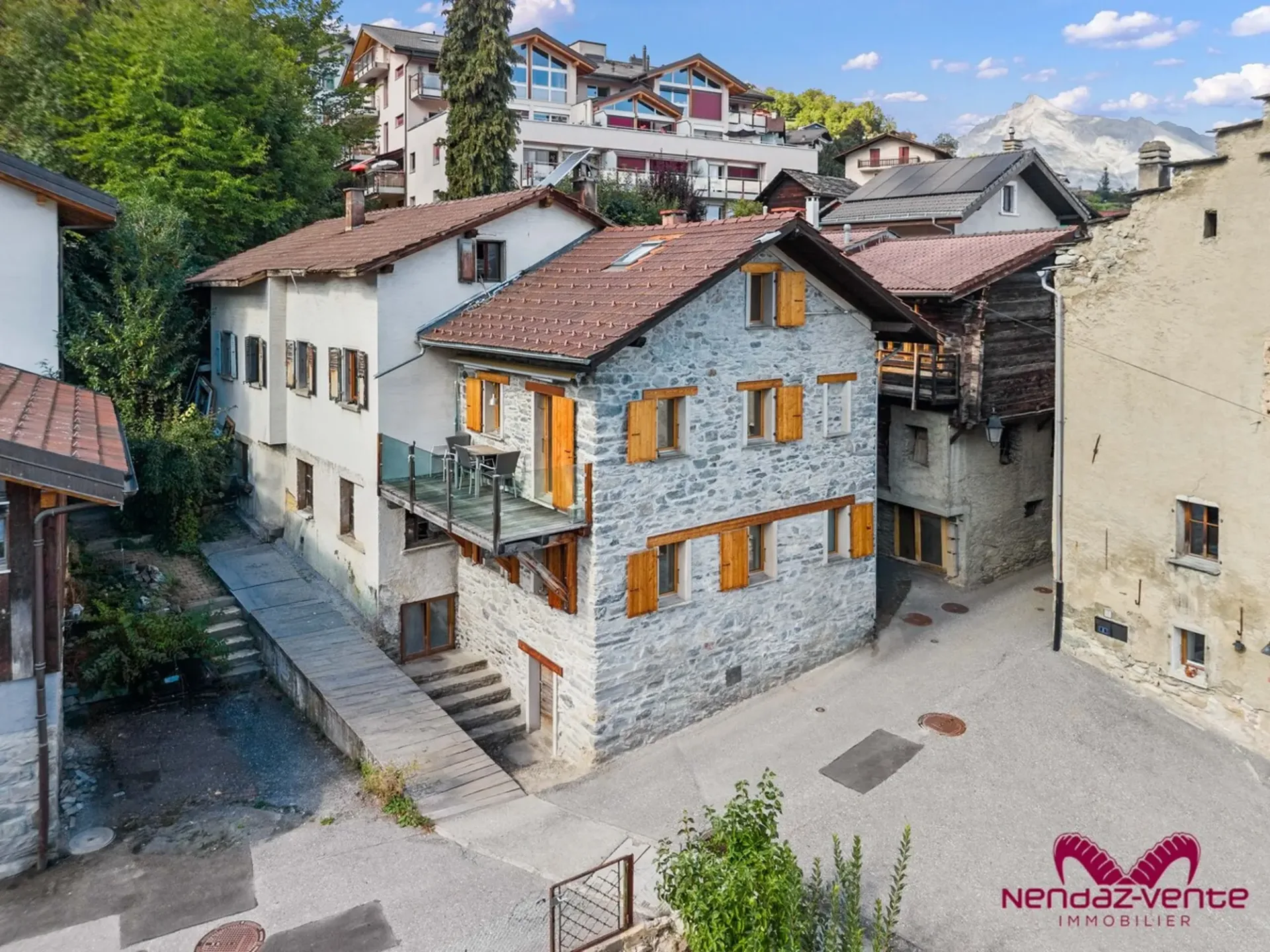 Maison mitoyenne villageoise authentique, à Basse-Nendaz, 3pces