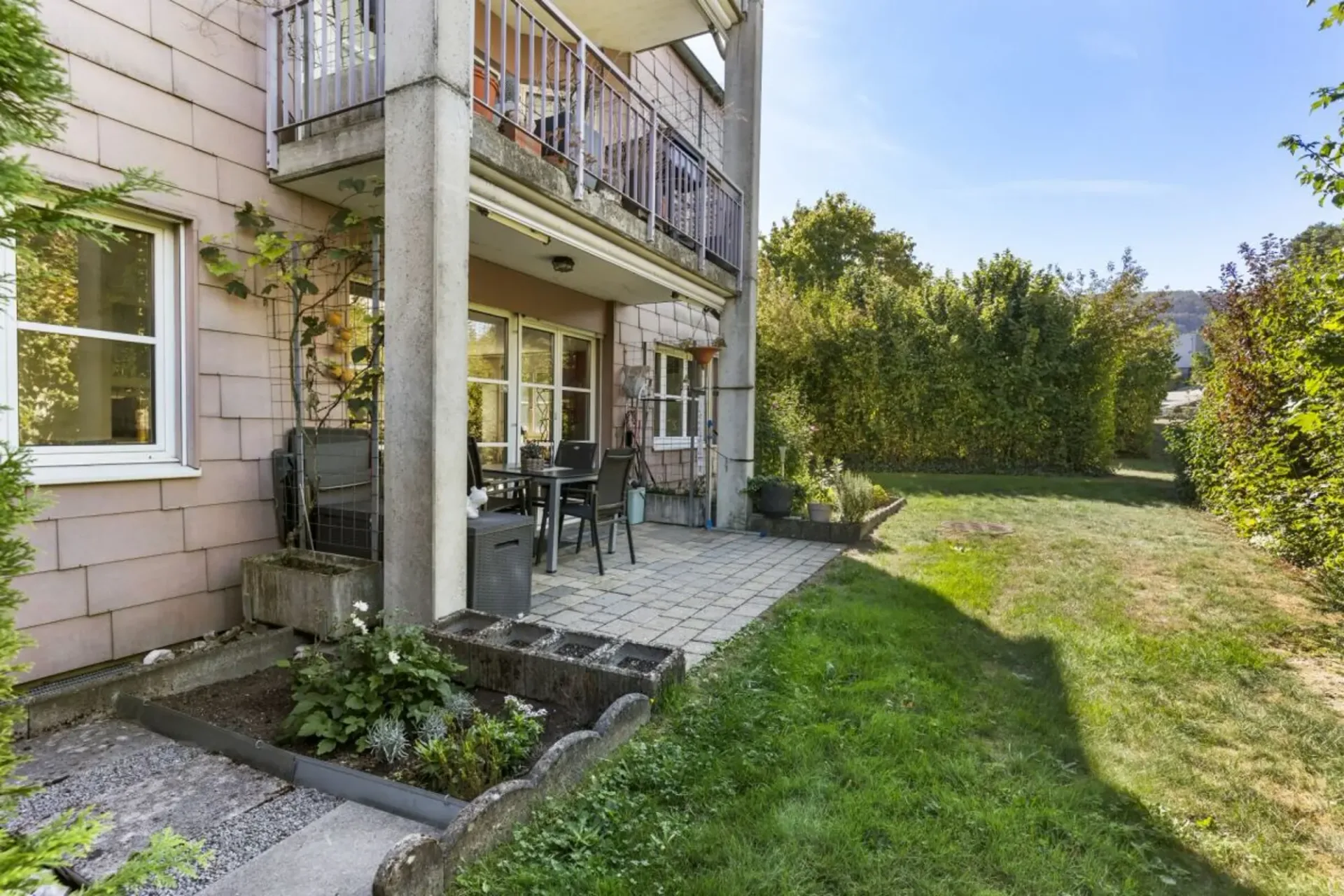 A Home to Fall in Love With - Right in the Heart of Life!