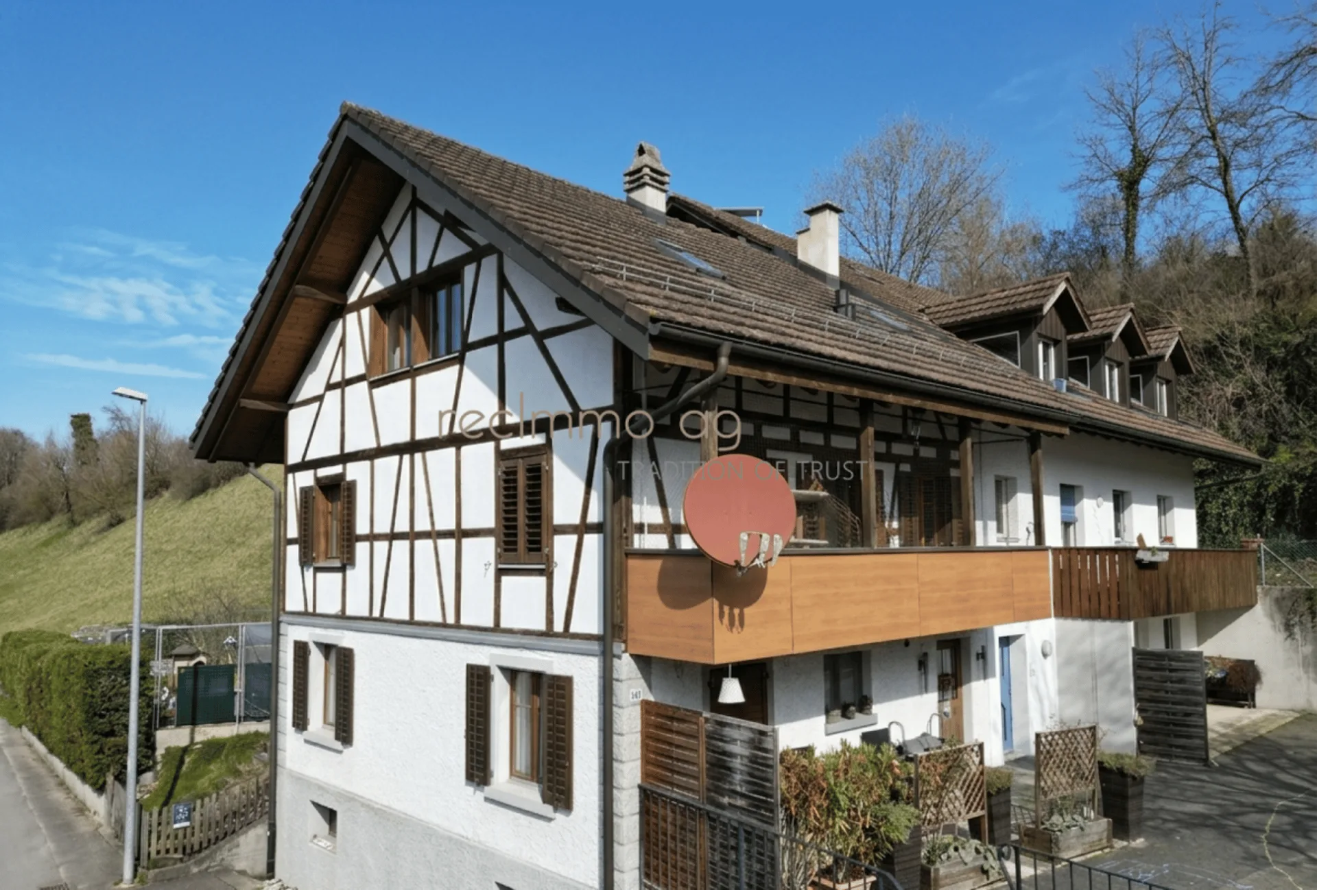 Charmante Doppelhaushälfte mit Fachwerkcharme, Garten & 170 m² Wohnfläche