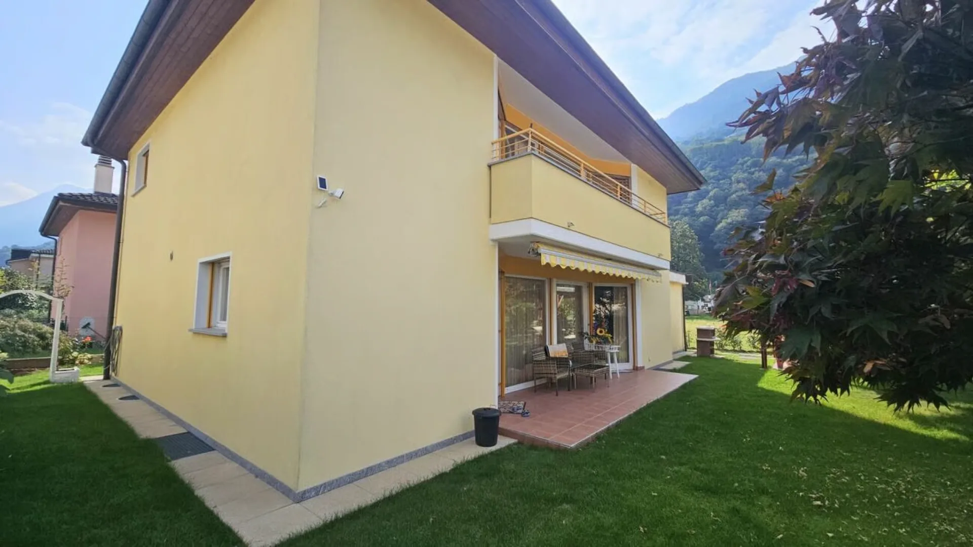 Einfamilienhaus mit schönem Garten