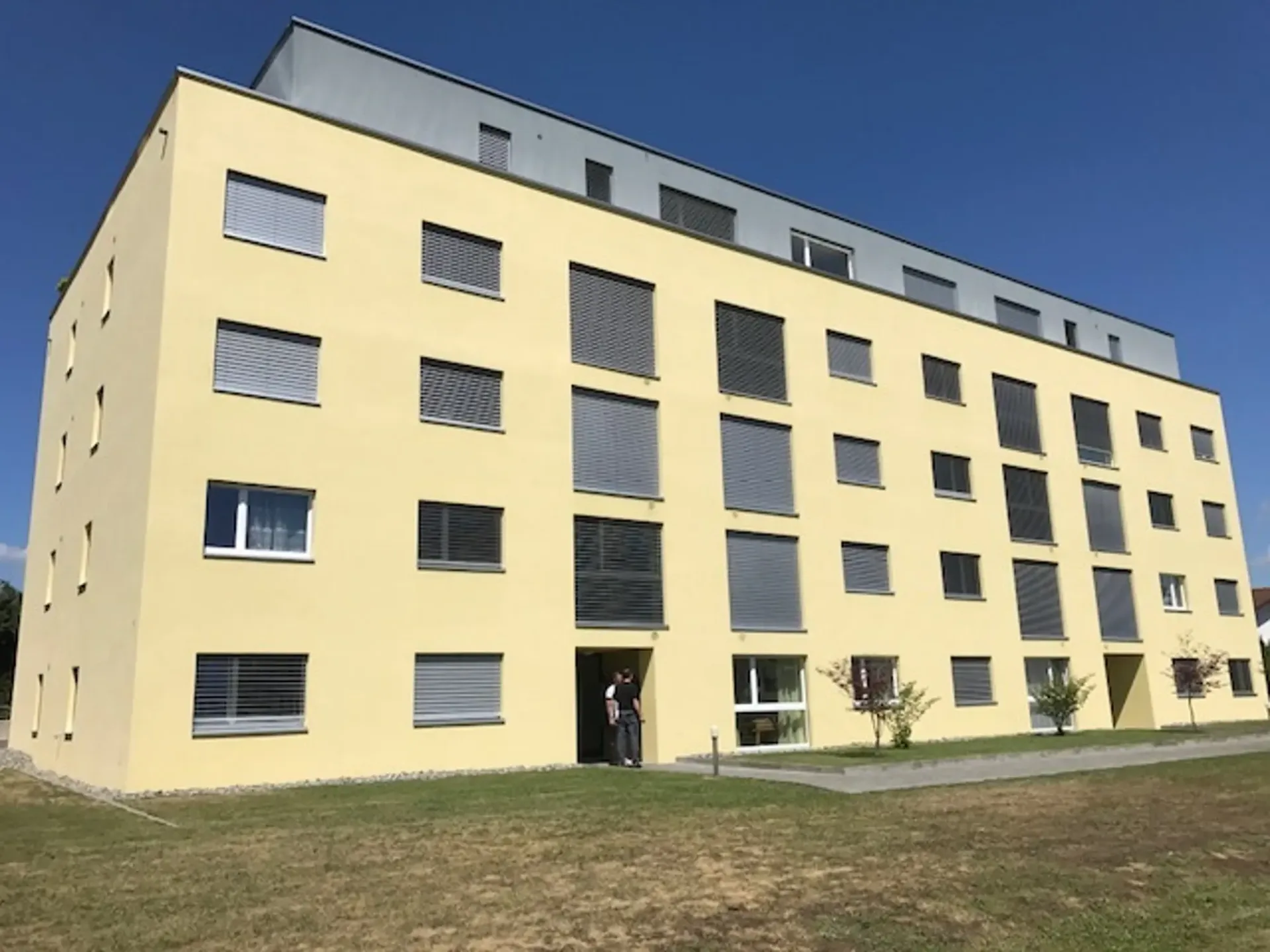 EINSTELLHALLENPLÄTZE ZU VERMIETEN!