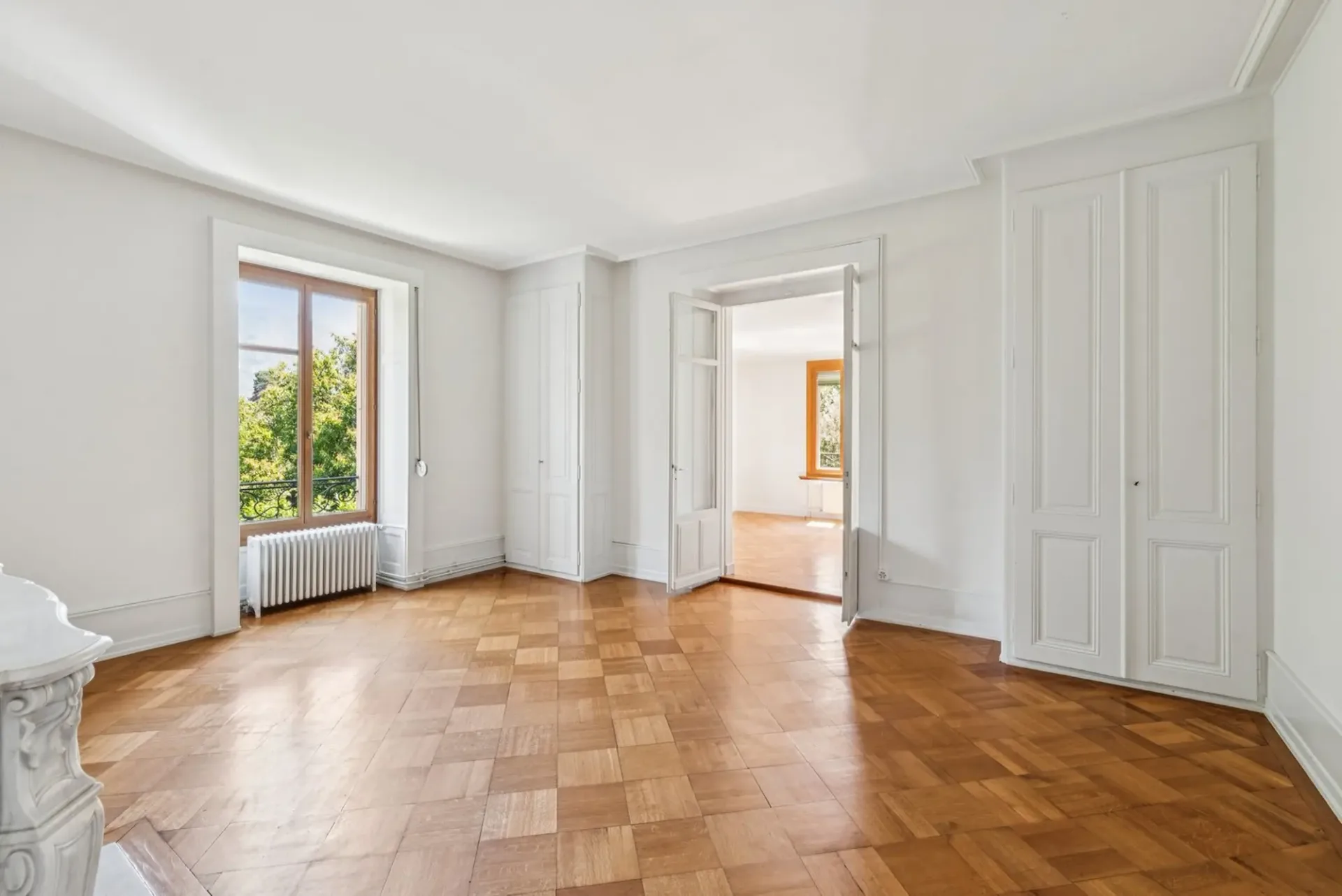 Appartement de caractère au 1er étage d'une Maison de Maître