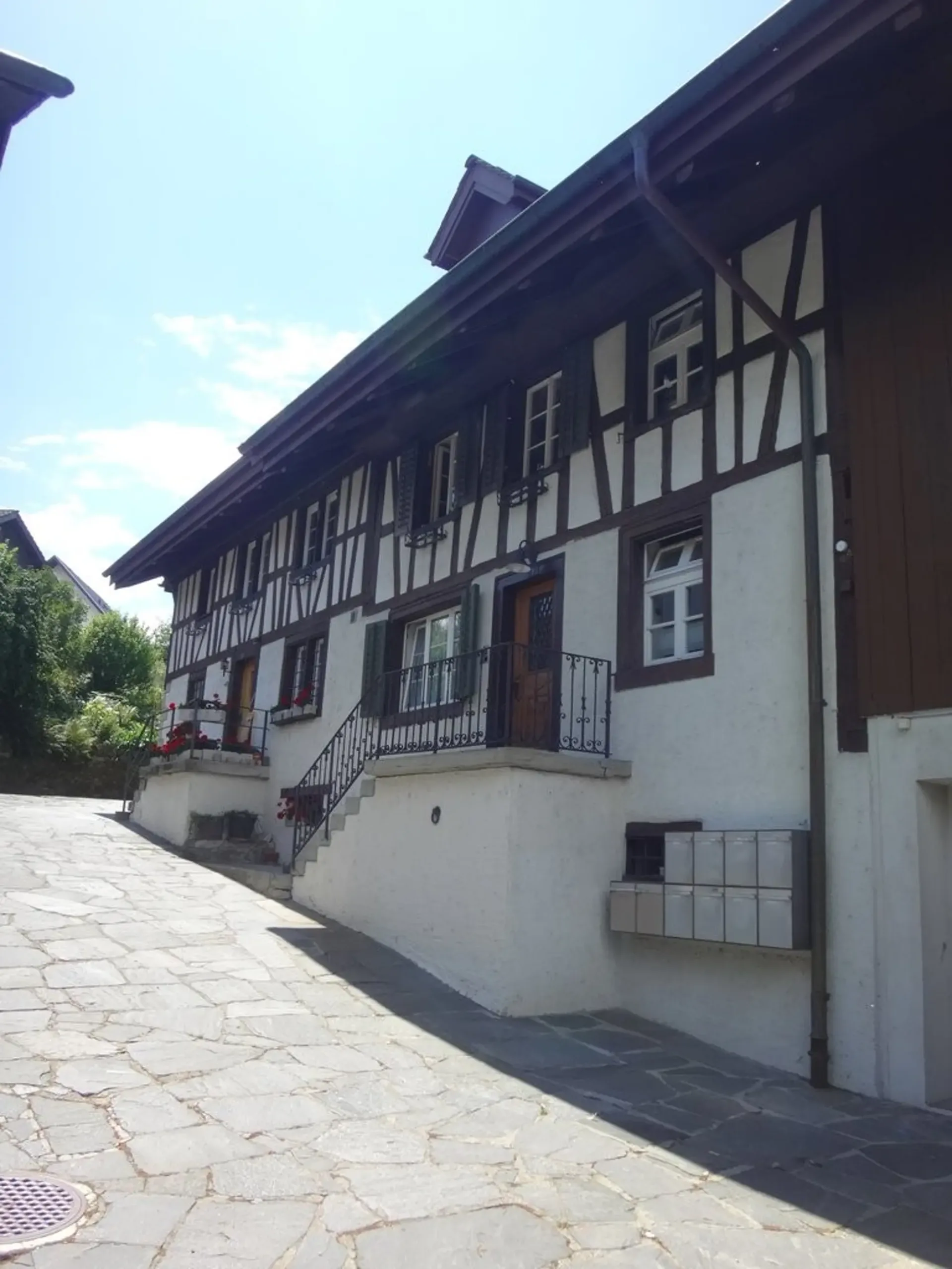 Tolle Dachwohnung mit Galerie an ruhiger Lage zu vermieten