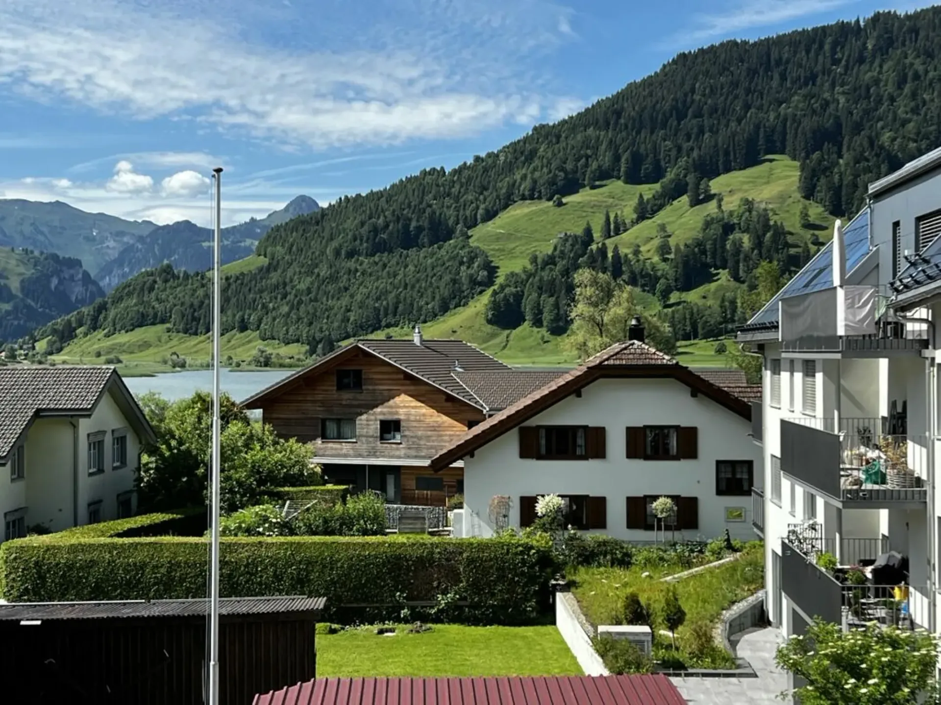 WOHNEN, WO ANDERE FERIEN MACHEN - EUTHAL BEI EINSIEDELN