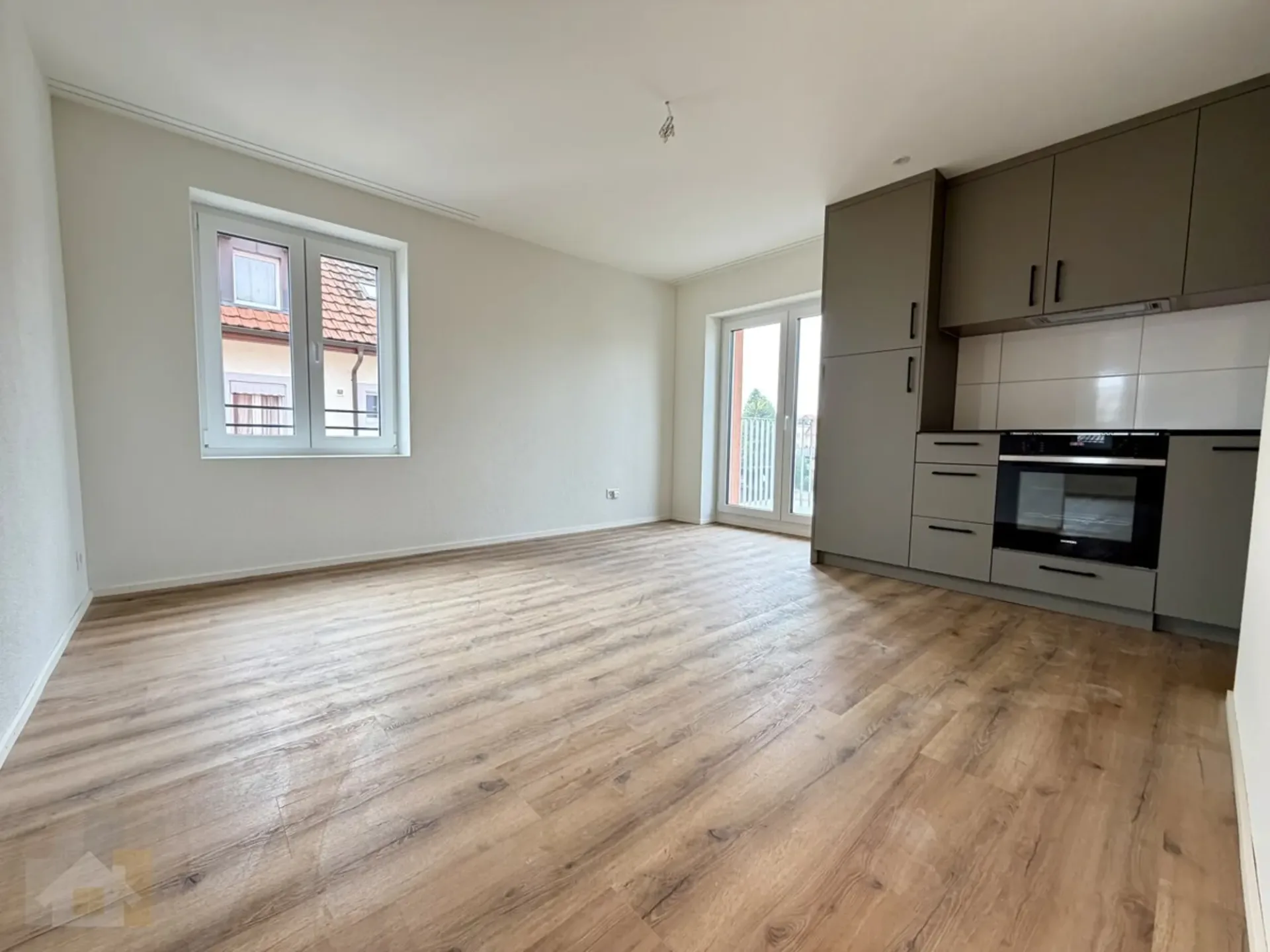 NEW TOP MODERN APARTMENT IN CENTRAL LOCATION