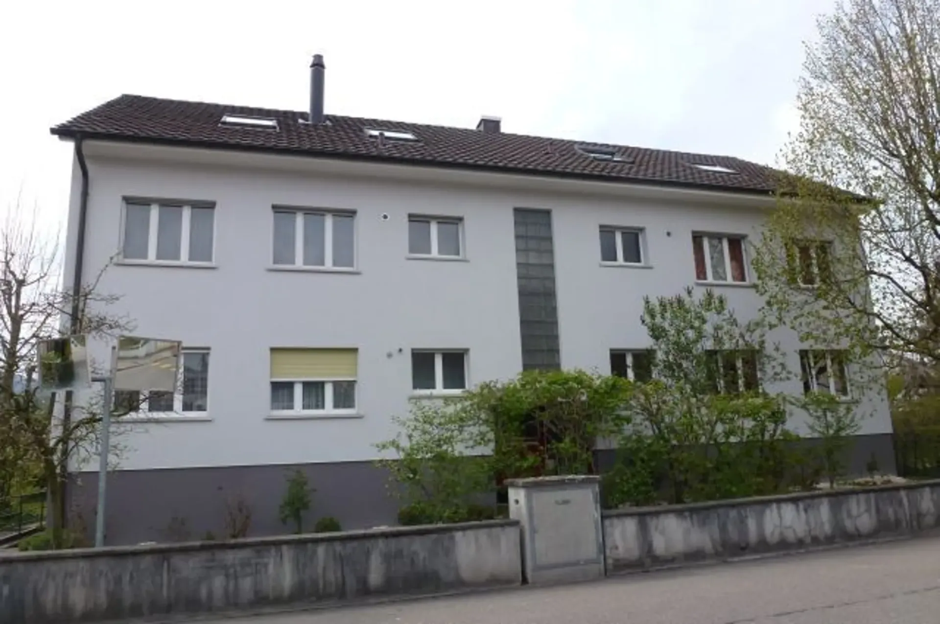 Quietly located 2.5-room attic apartment in Aesch