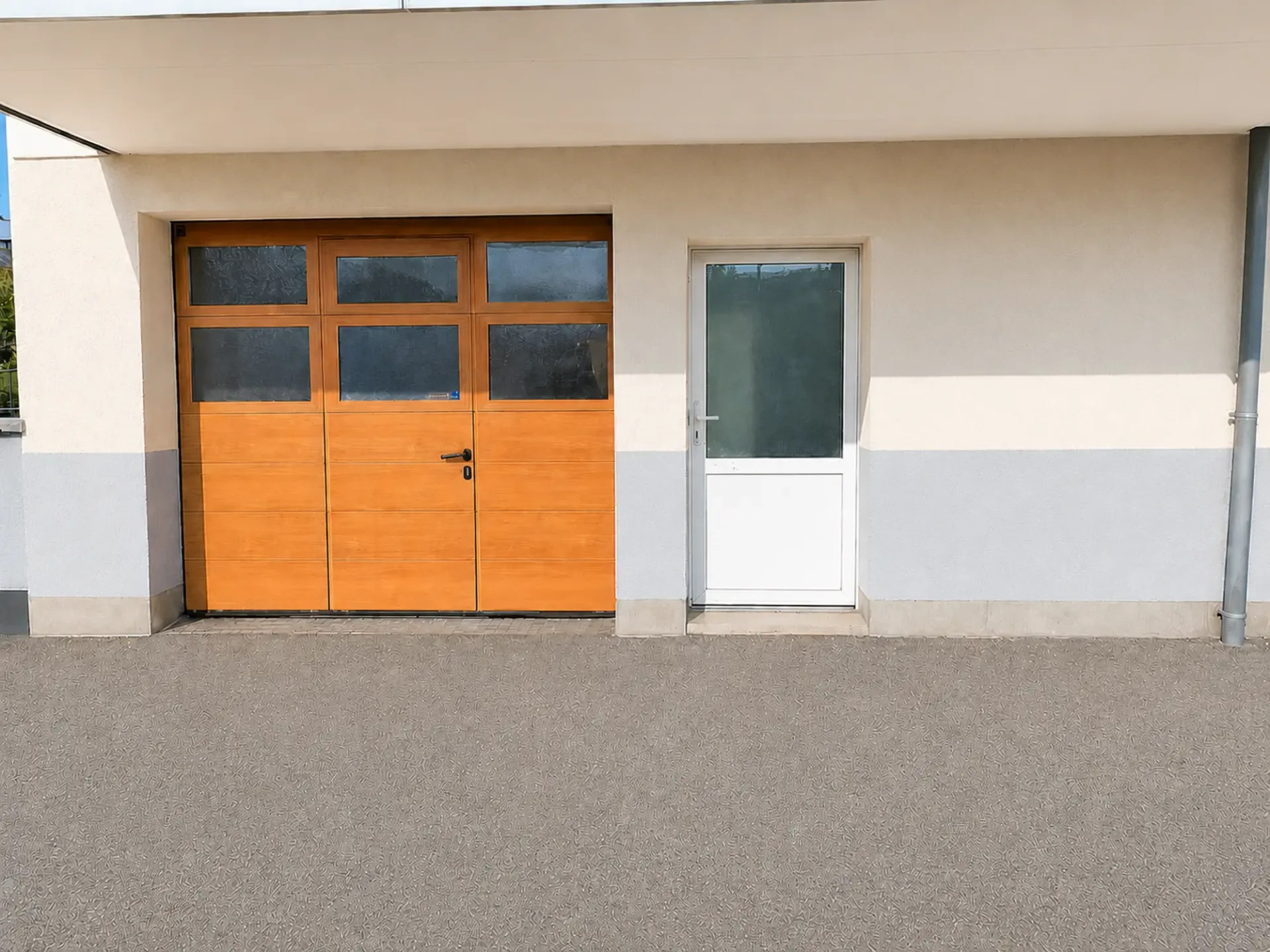 Lokal mit vielen Verwendungsmöglichkeiten, 25 m², mit Garagentor