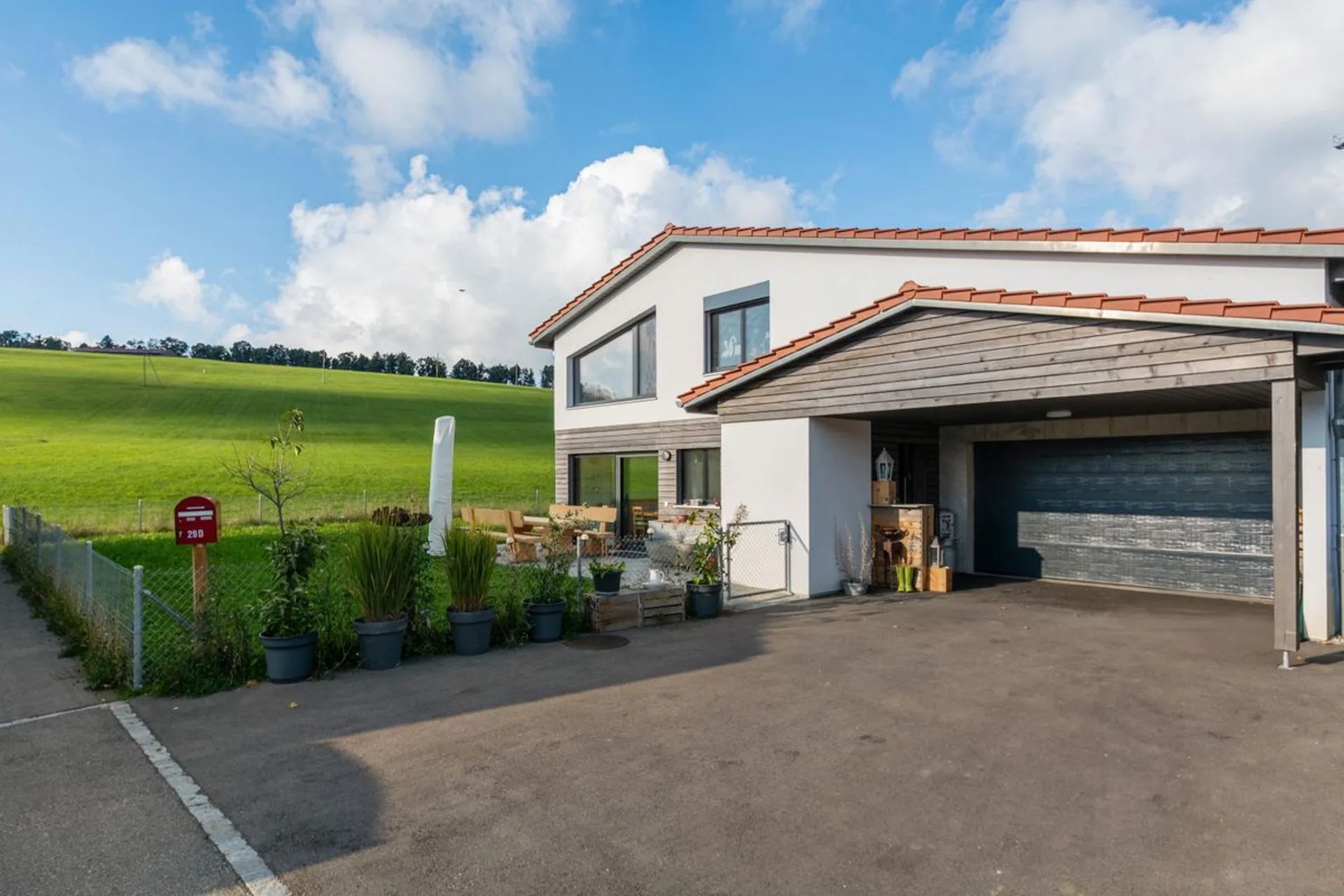 Neues Einfamilienhaus in ruhiger Lage - mit freier Sicht