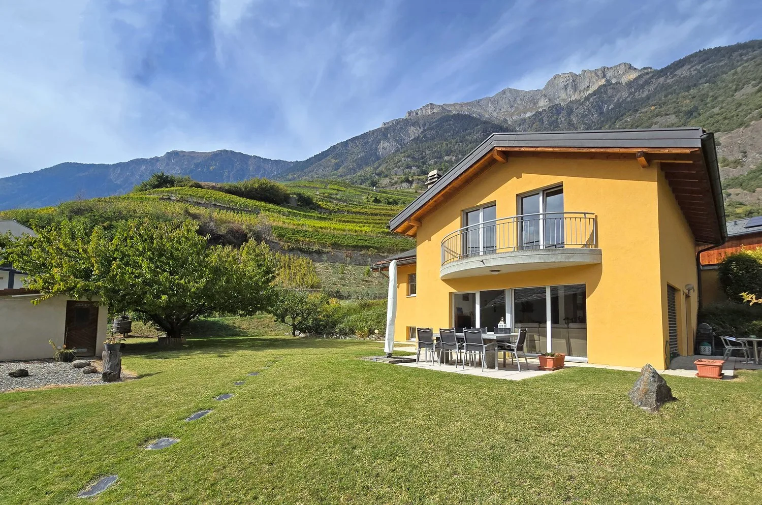 Large family villa on the hillside of Fully