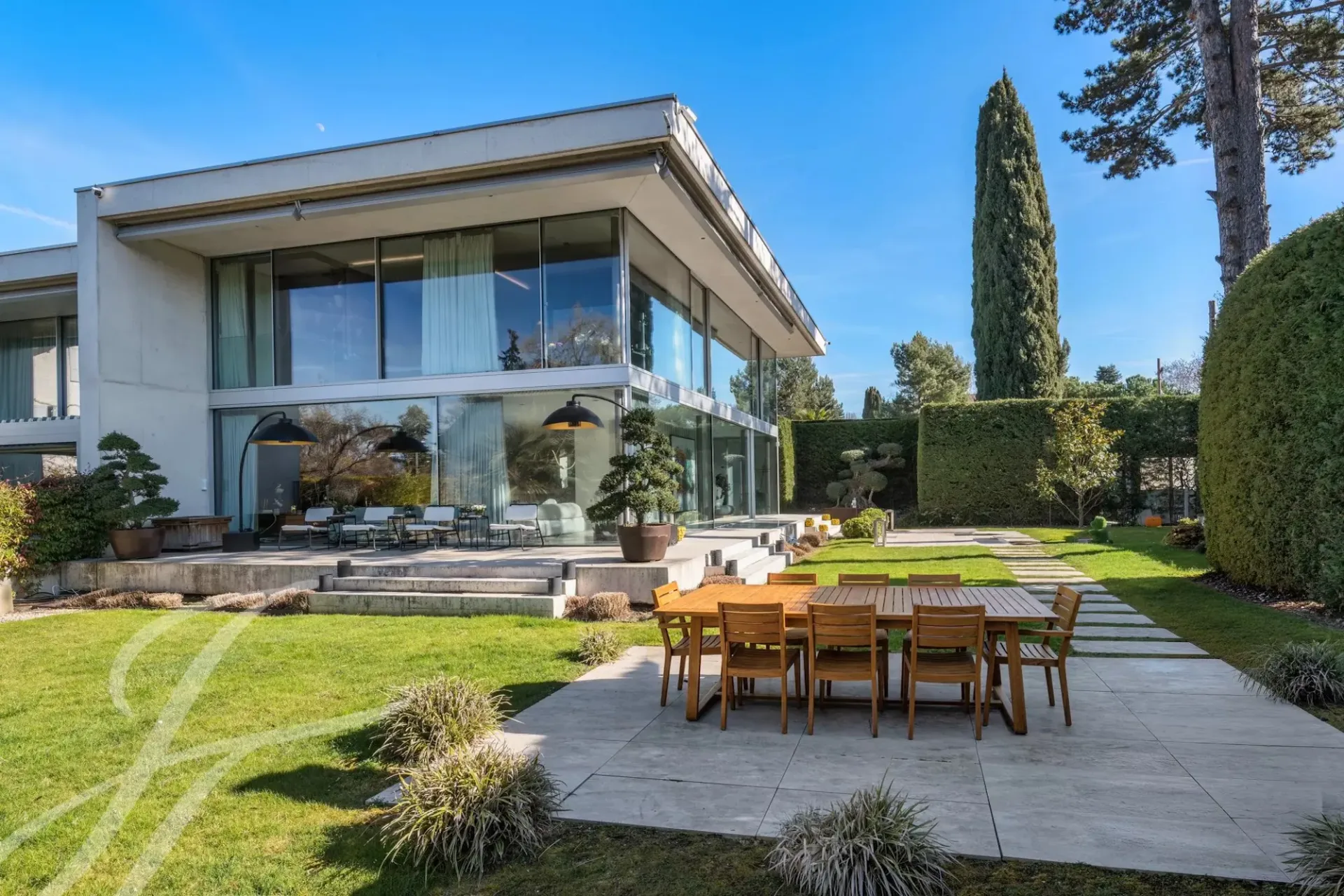 Bright villa in a residential area