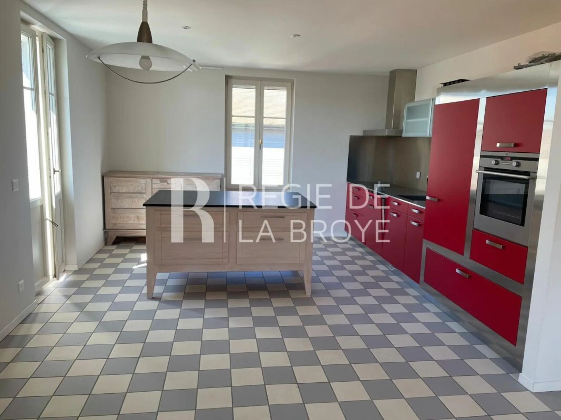 Geräumige 2.5-Zimmer-Wohnung im 1. Stock in Chavannes-le-Chêne
