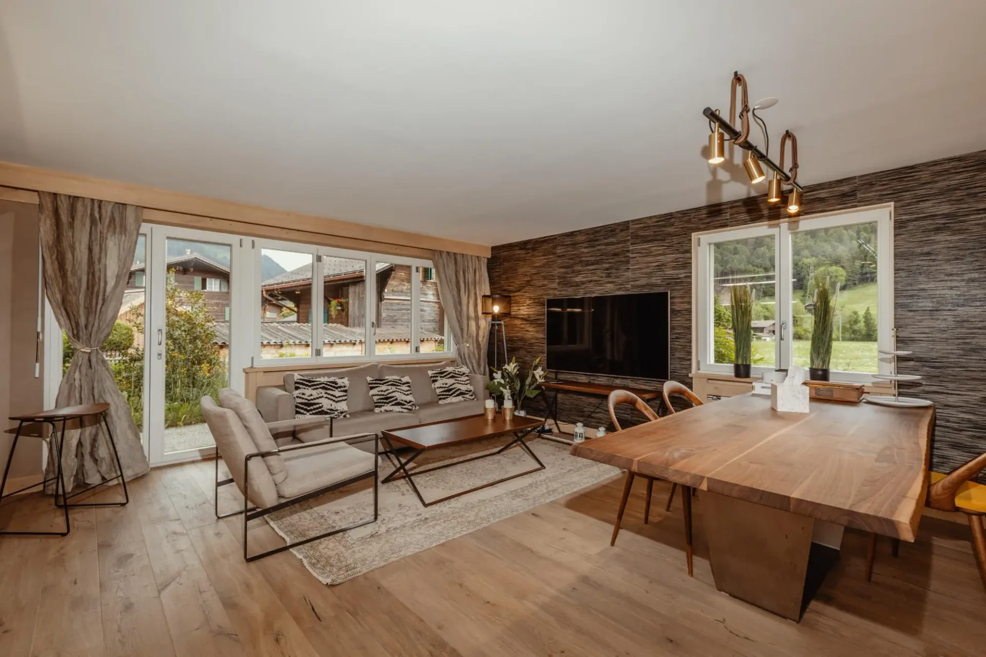 Moderne zweite Residenz-Wohnung im Zentrum von Gstaad