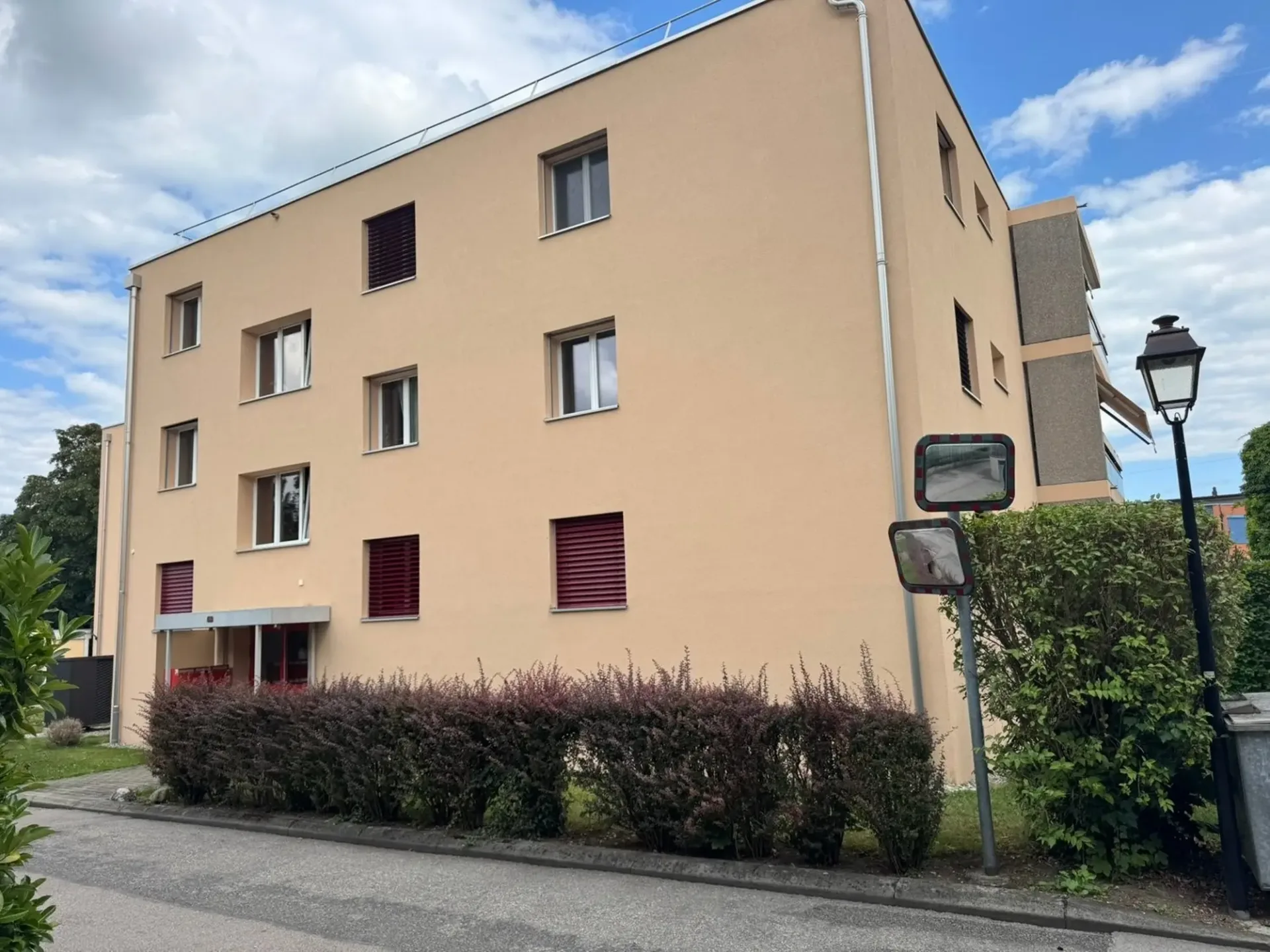 Charming 2.5-room apartment for rent in Aubonne