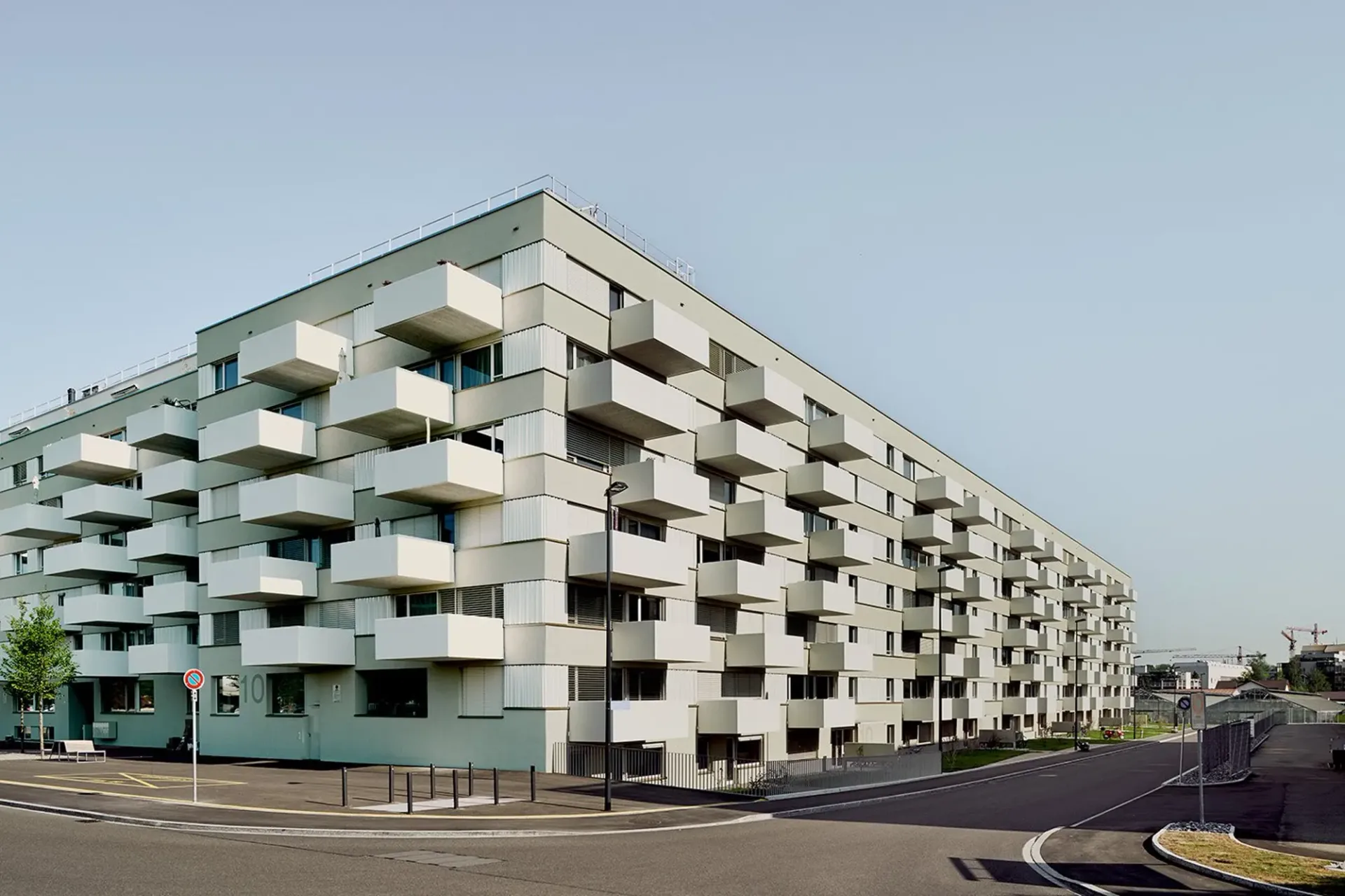 Helle 4.5-Zimmer-Wohnung mit Balkon in Dübendorf