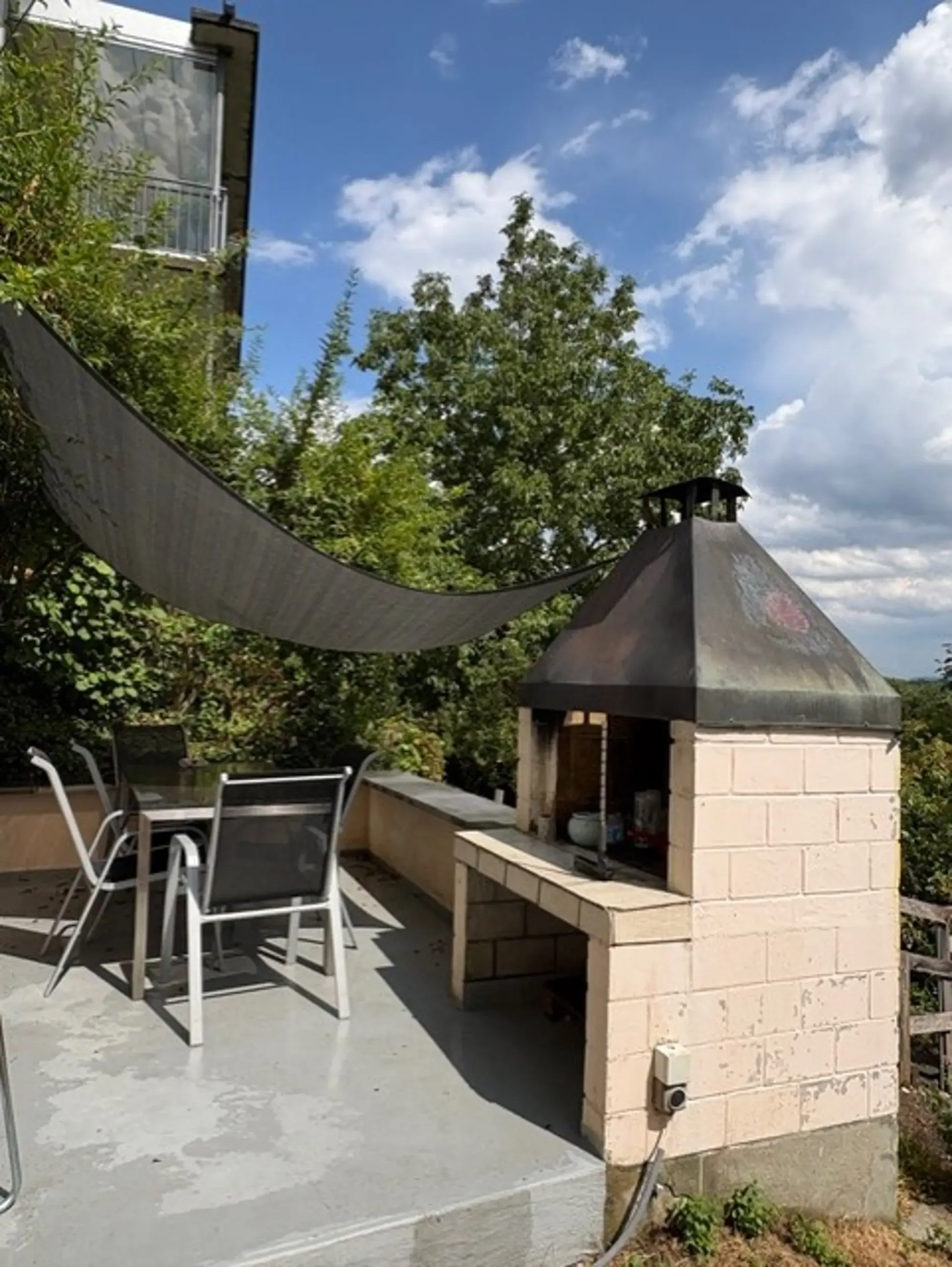 Ruhige 4-Zimmer-Altbauwohnung mit Alpensicht und Garten