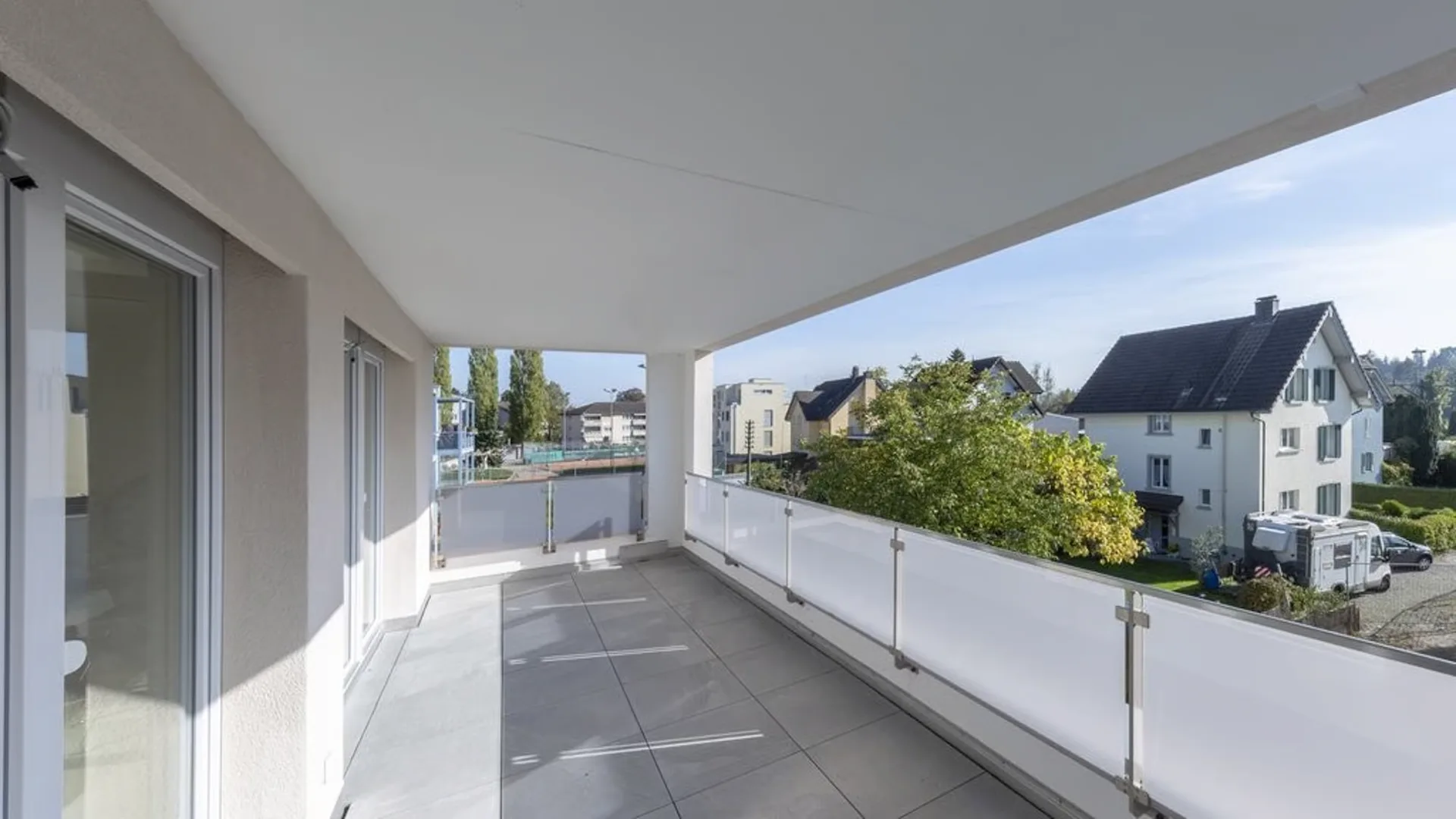GREAT 2.5 ROOM APARTMENT WITH LARGE TERRACE