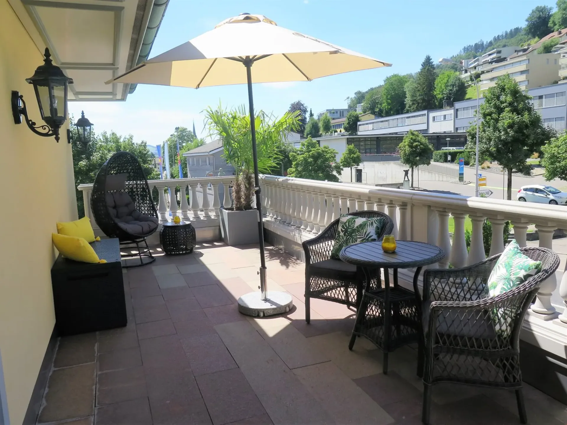 1 Zimmerwohnung mit Terrasse möbliert