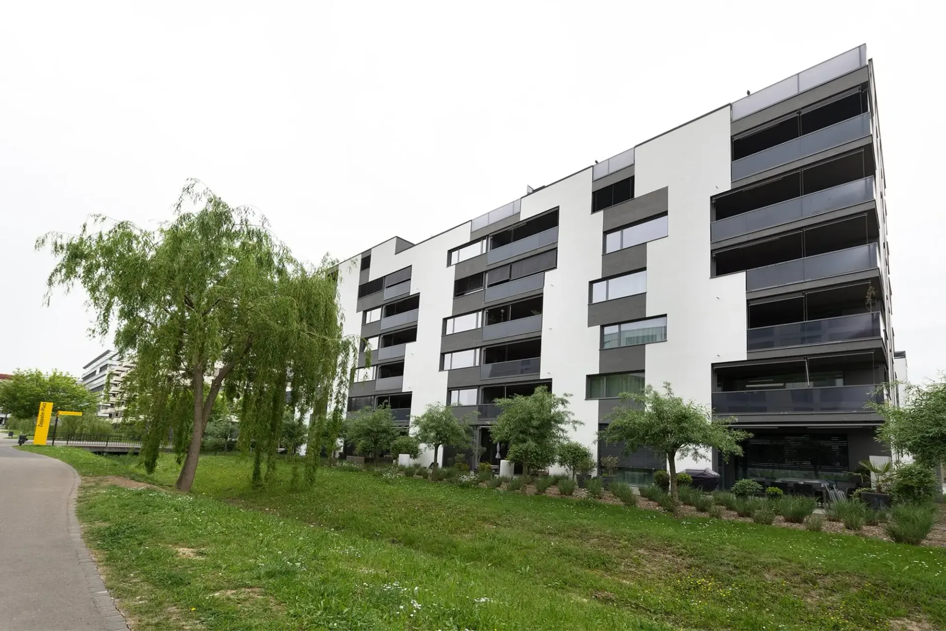 4.5-Zimmer-Wohnung mit Balkon in Opfikon (Glattpark) – Sofort verfügbar!