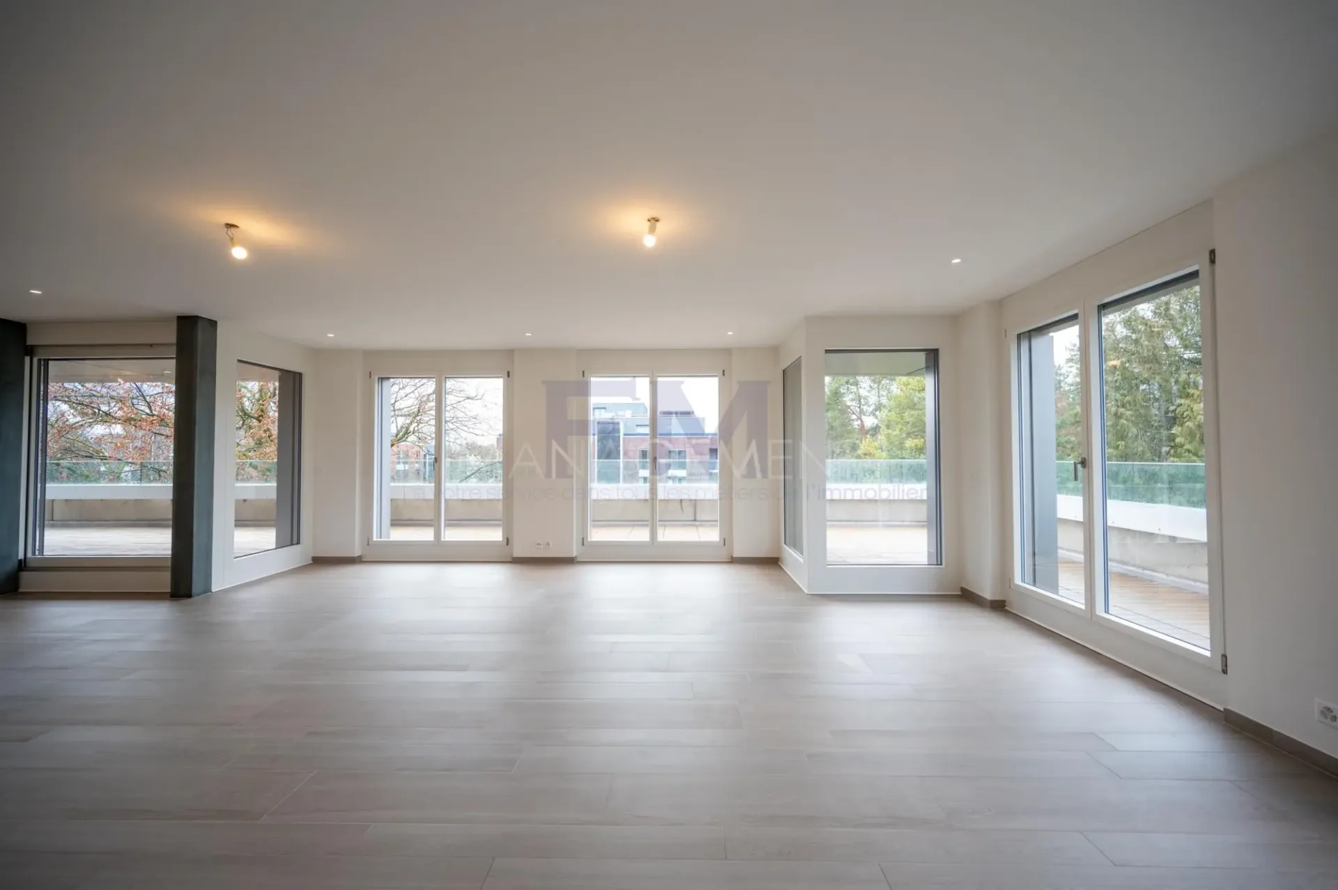 Blühend - Malagnou - Ch. de la Florence 7 Stück, im 5. Stock, ca. 285m2 + Terrasse