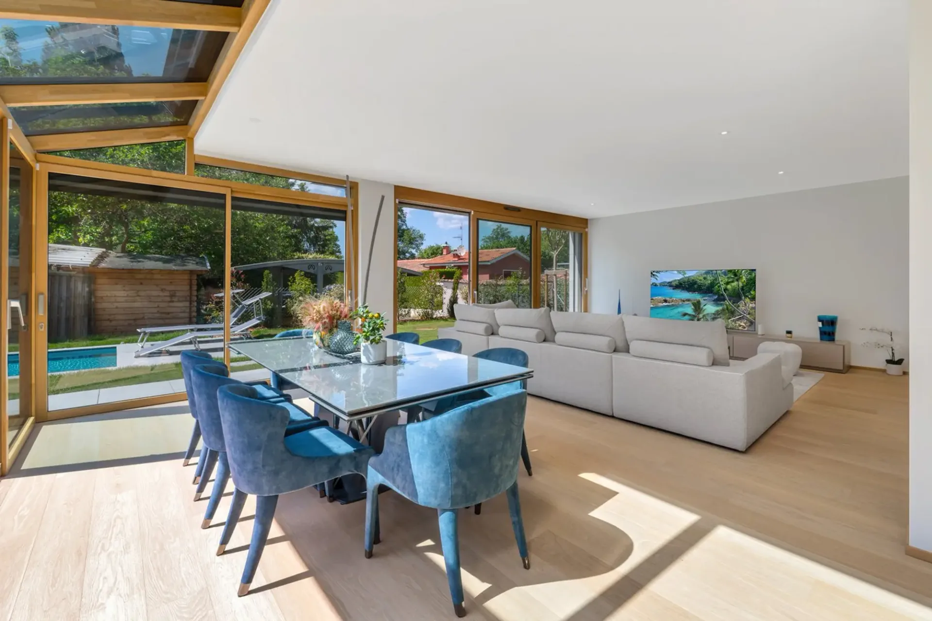 Prächtige neue 9,5-Zimmer-Villa in Corsier, mit Swimmingpool.