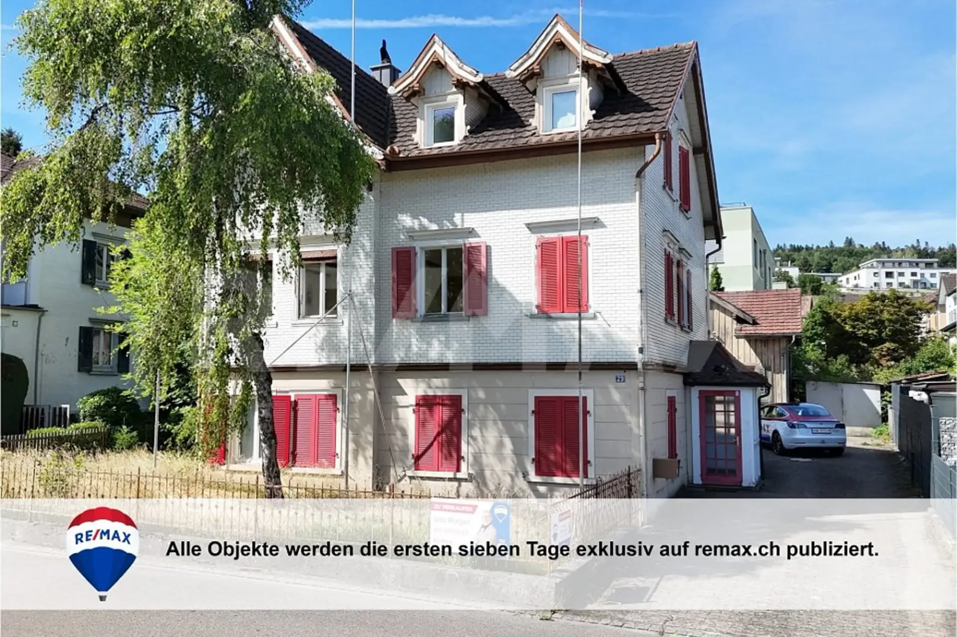 Teilrenoviertes Einfamilienhaus mit viel Platz und Potenzial