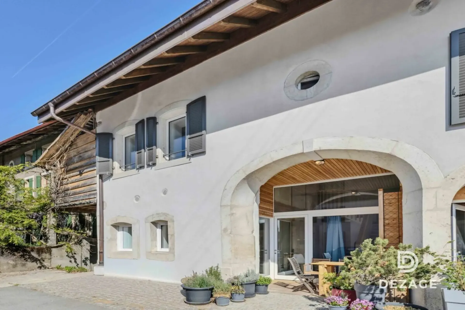 Charme, Authentizität und Licht: eine außergewöhnliche Erdgeschosswohnung im Herzen von Gimel