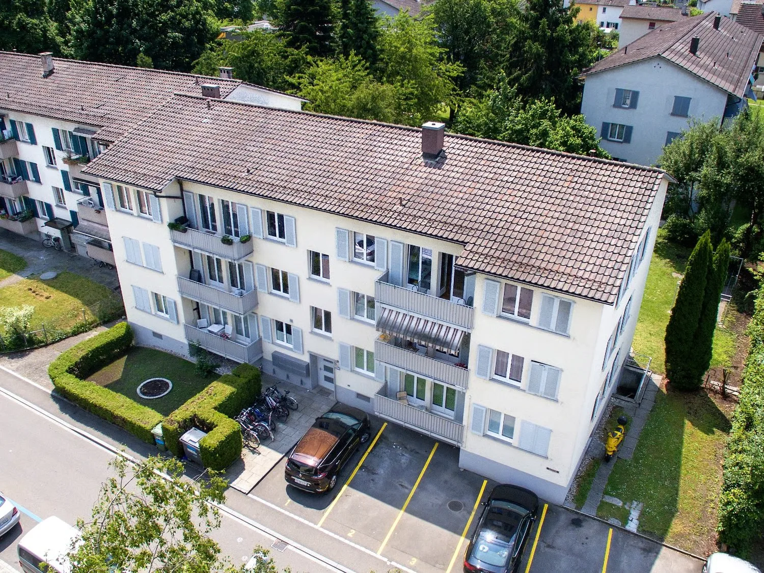 Helle 3.5-Zimmer-Wohnung mit Balkon in Zürich-Schwamendingen befristet bis 30. September 2027