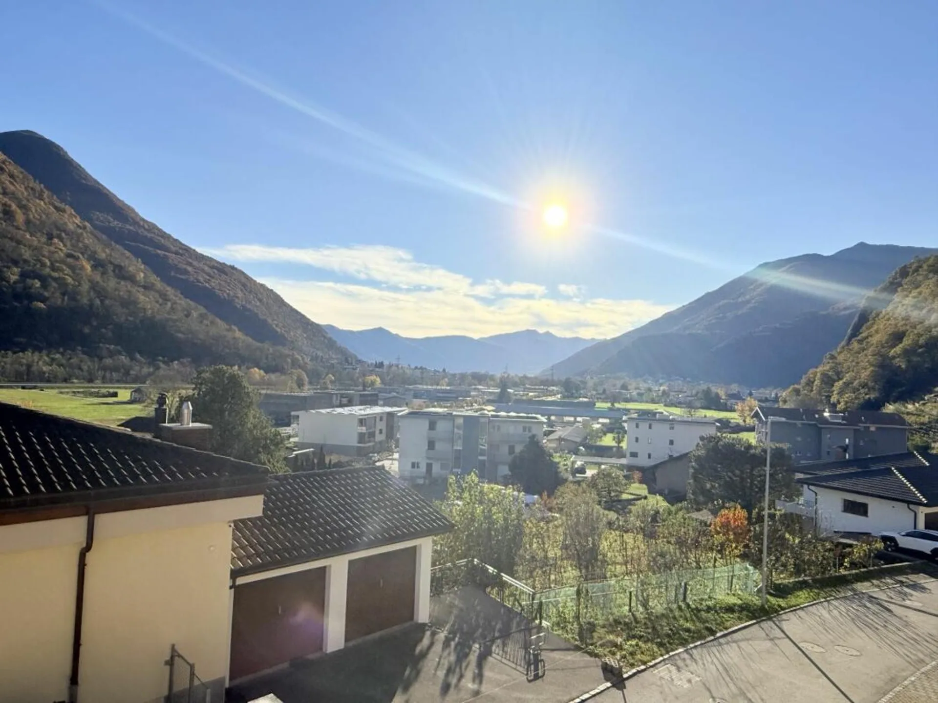 Wohnung mit 4,5 Zimmern von mittlerem/hohem Standard in einer Wohnanlage mit nur 3 Wohneinheiten