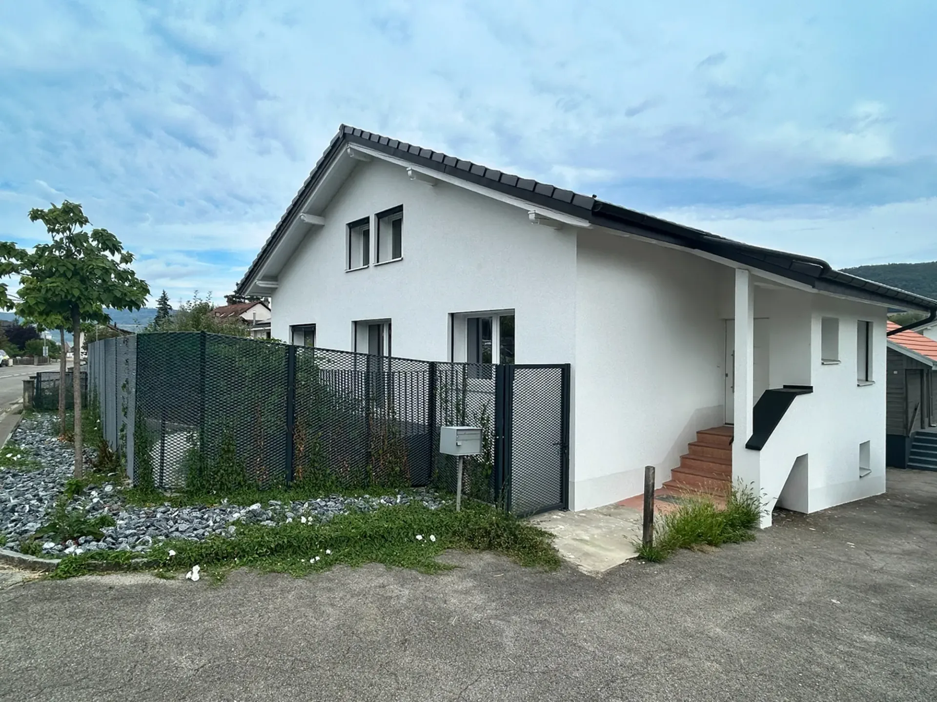 Ampia casa con dépendance a Vicques, ristrutturata nel 2025