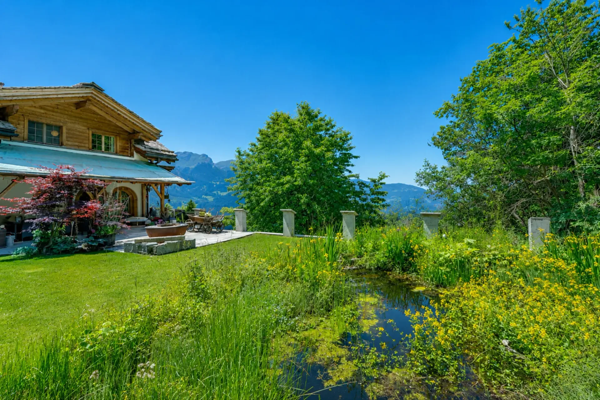 St. Peter: alpines Wohnen mit Garten und Aussicht