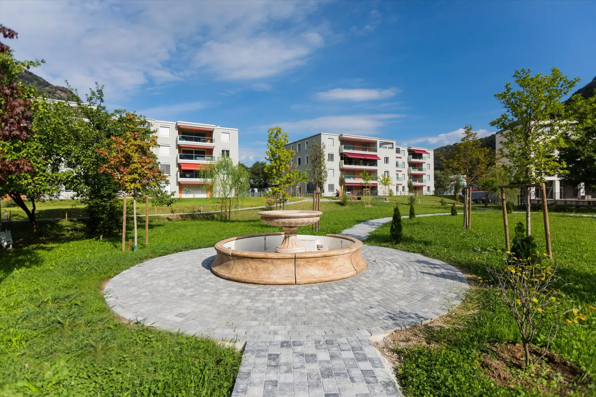 Modernes und neuwertiges Apartment mit Garten