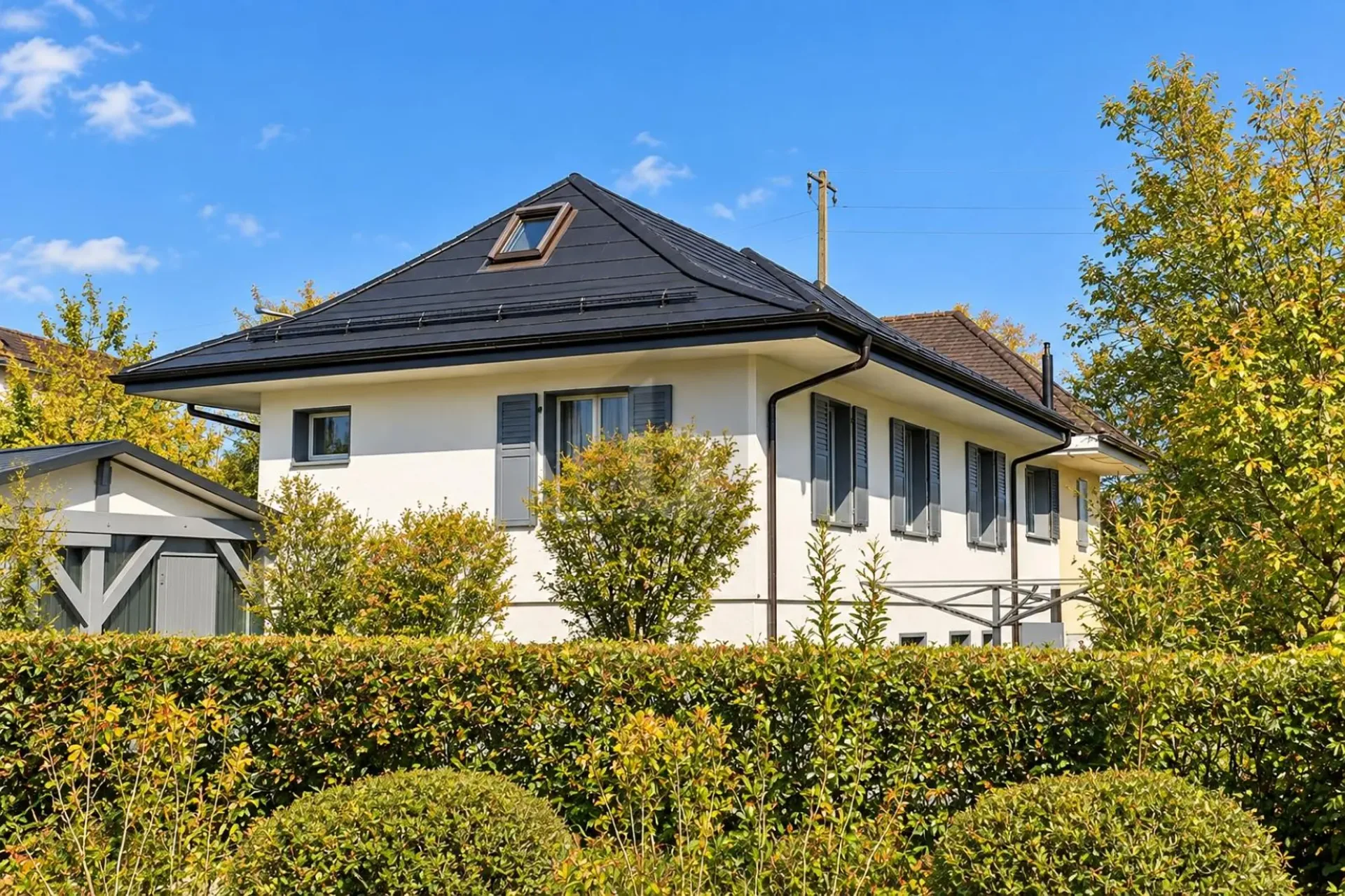 Schöne renovierte Villa mit 3 Apartments und Garten