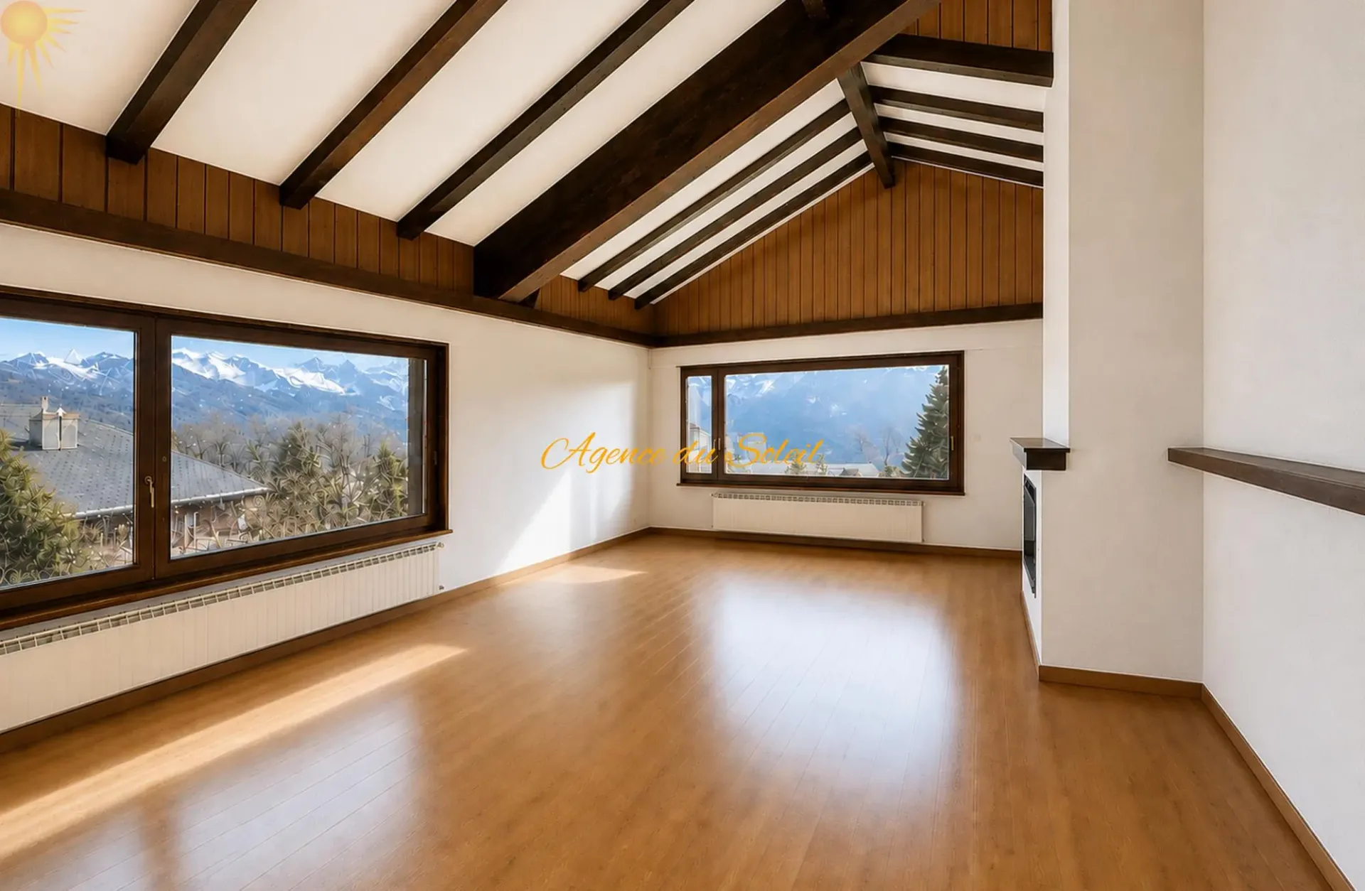 Fort potentiel pour cette maison comprenant 2 appartements séparés, située à 5 minutes en voiture de Crans-Montana !