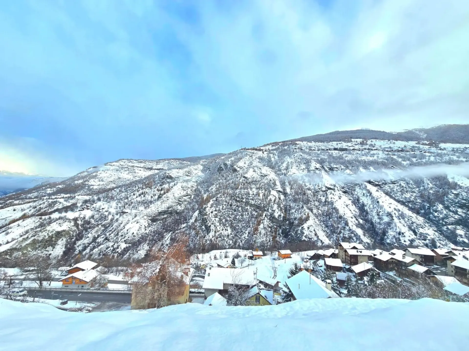 Reserviert: Grundstück mit 1047 m2 und Blick auf die Berge und das Tal im Val d'Hérens