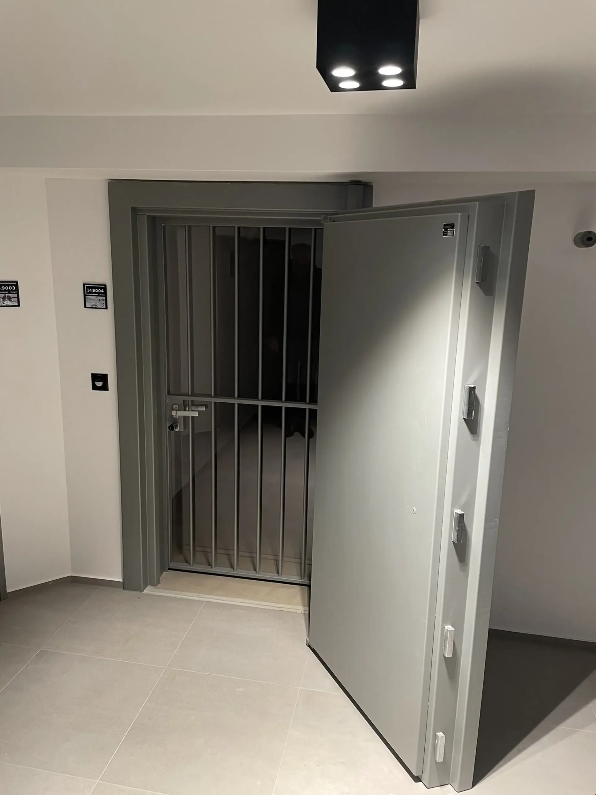 Tresorraum als Safe/Lager/Archiv im "The Tower" Stans zu vermieten