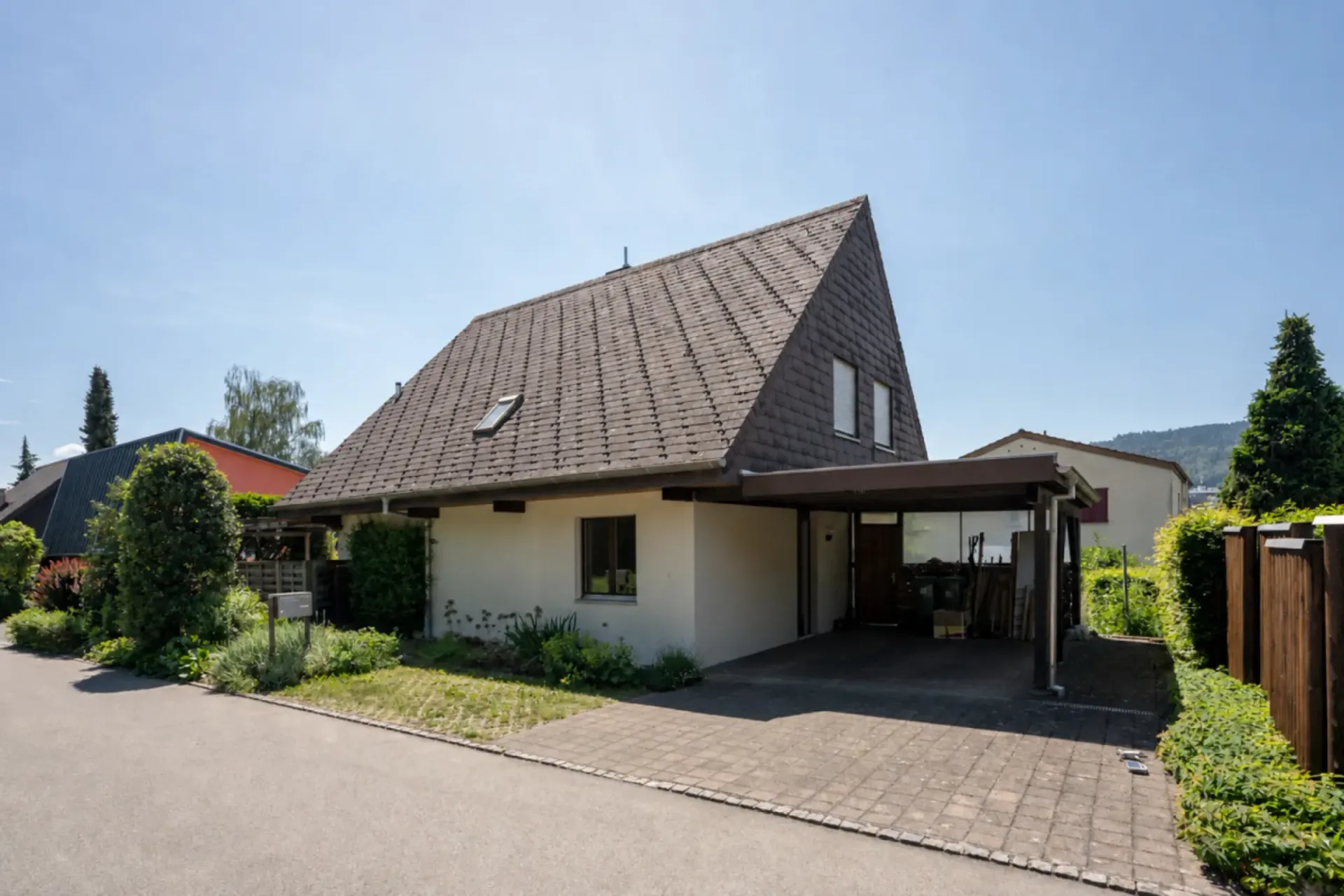 Charmantes 5.5-Zimmer-Einfamilienhaus mit Gartenidylle und viel Privatsphäre
