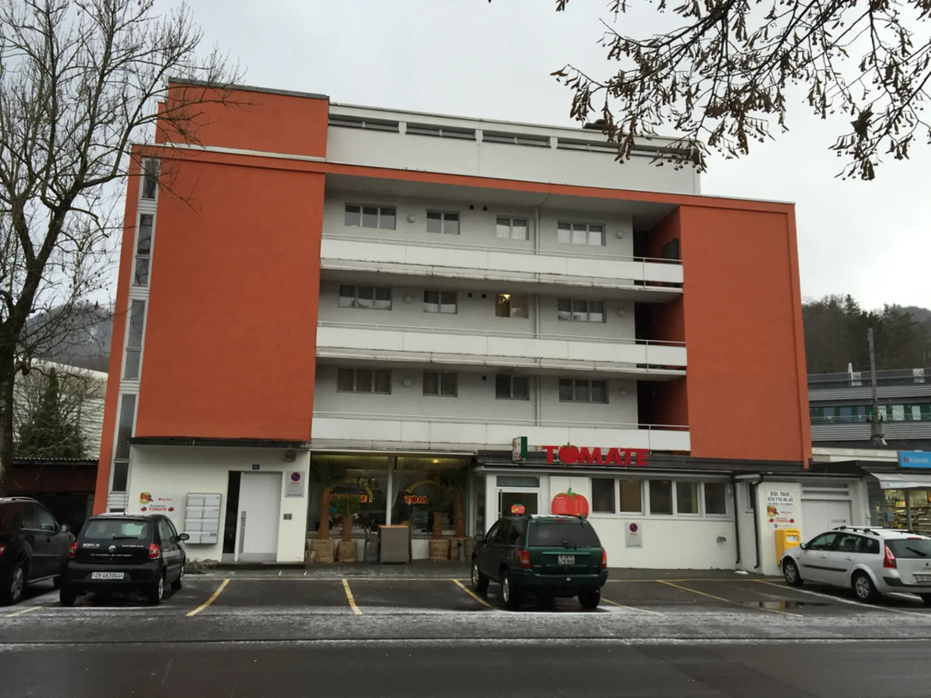 Zentrale 4.5-Zimmerwohnung mit Balkon in Adliswil