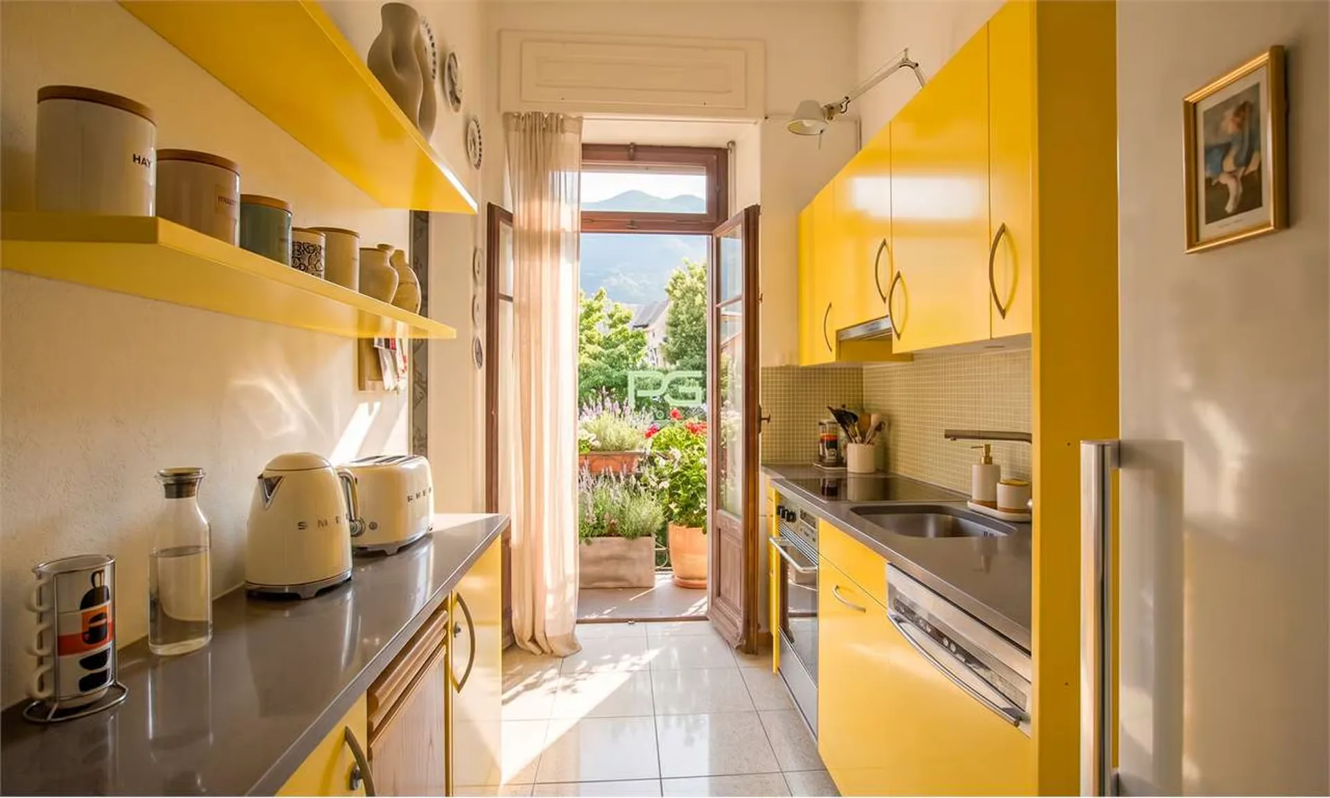 Villa mit 2 Wohnungen, Pool und Nebengebäude