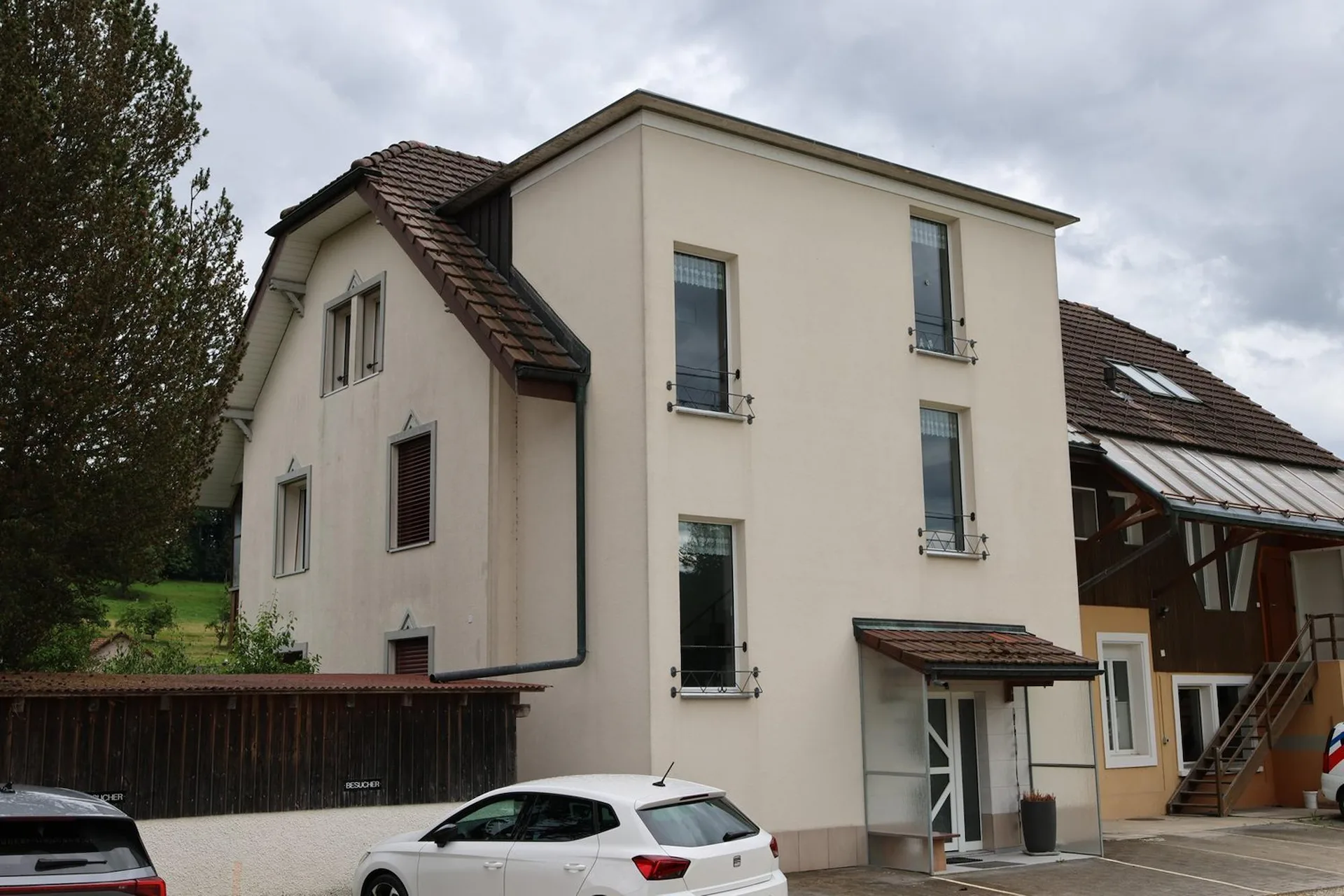Attraktive 4.5-Zimmer-Wohnung in Leuzigen  hell, grosszügig und mit Balkon/Estrich/Keller