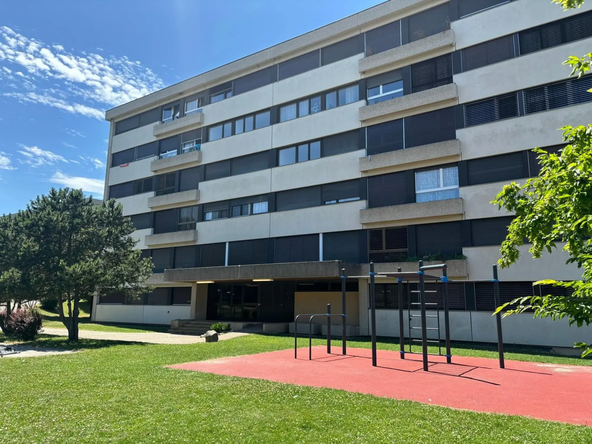 Wohnung mit 5.5 Zimmern zur Miete in Marly