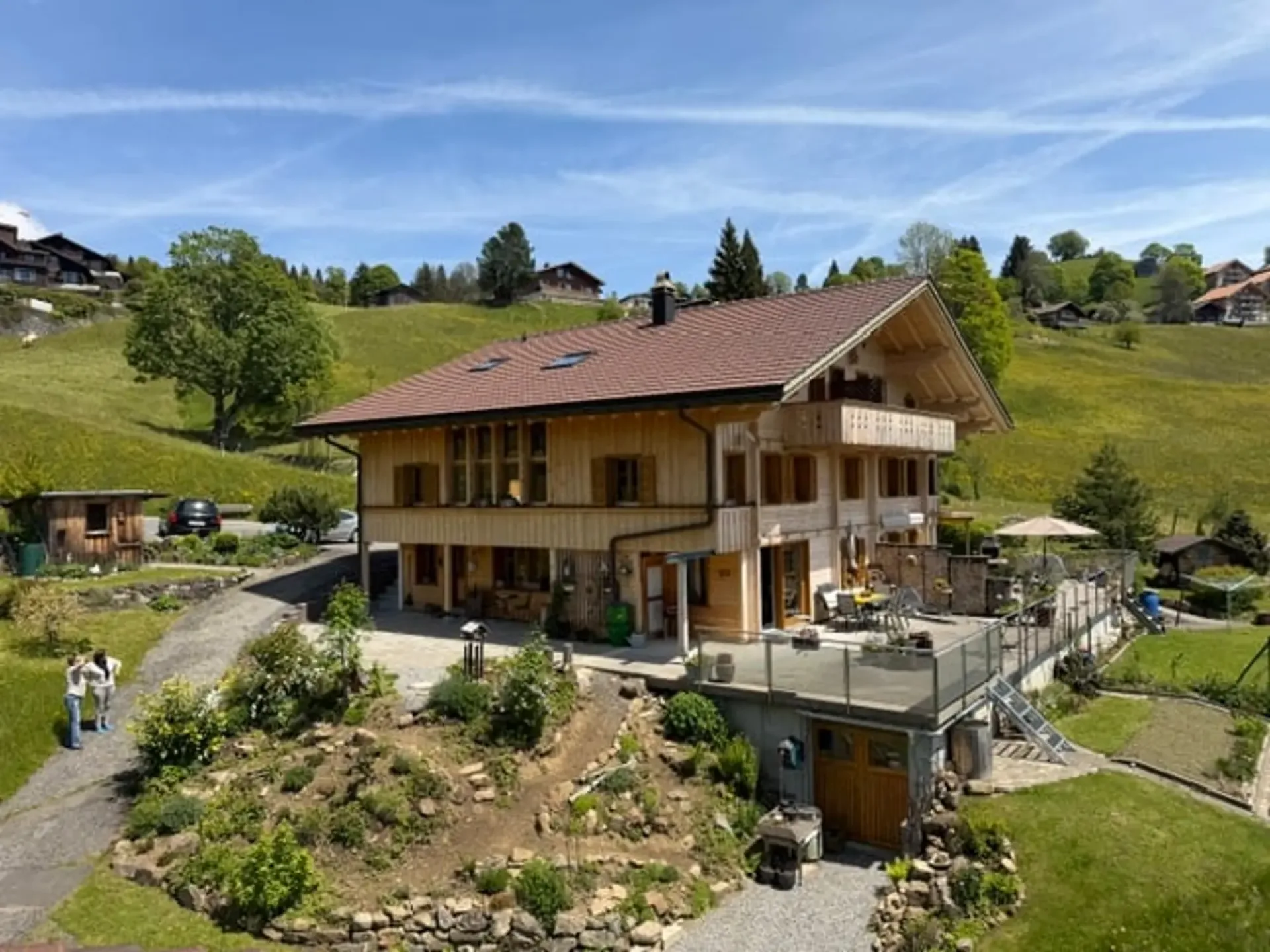 Charmantes Zweifamilienhaus in Beatenberg mit atemberaubender Aussicht