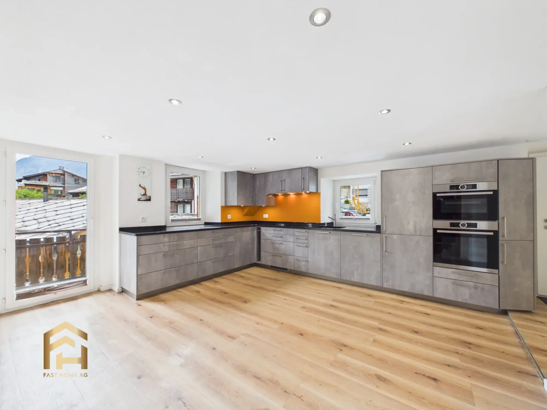 Emplacement idéal à St. Niklaus: appartement de 4,5 pièces rénové à louer