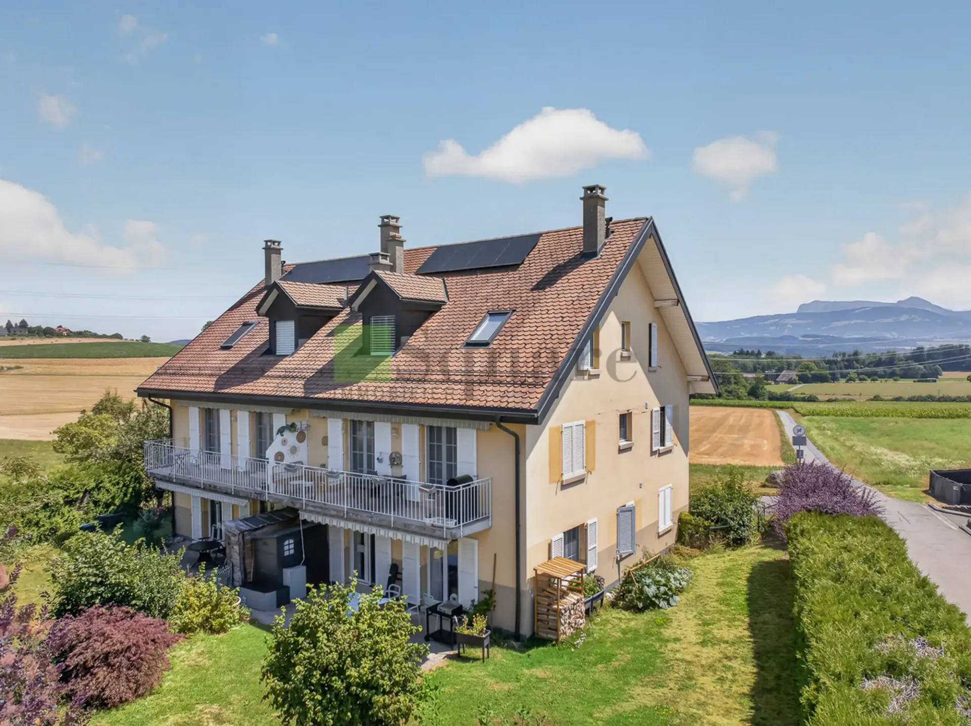 Prachtiges Dachgeschoß-Apartment mit 4.5 Zimmern und freier Sicht