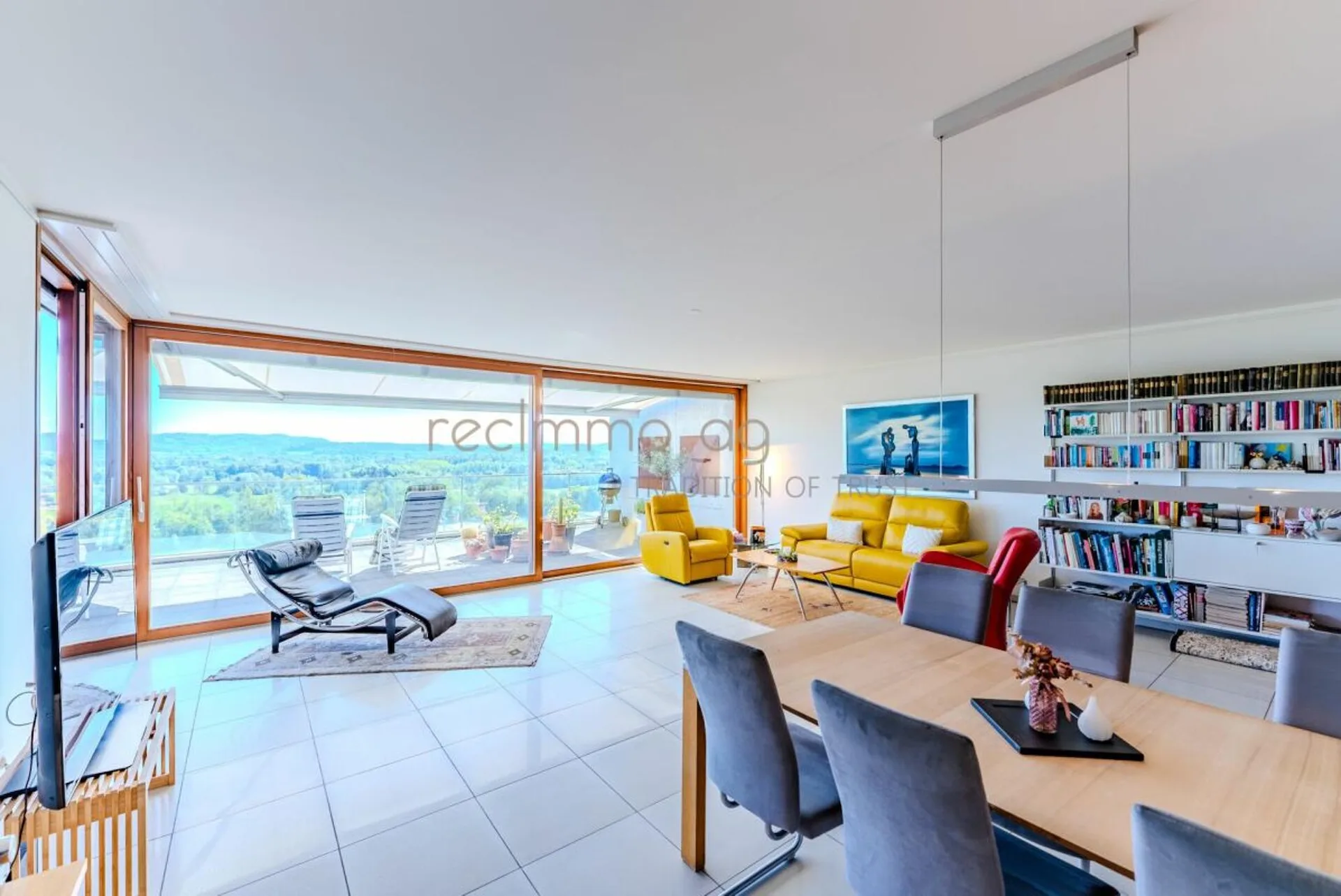 Exklusive 4.5-Zimmer-Terrassenwohnung mit Panorama-Aussicht in Biberstein